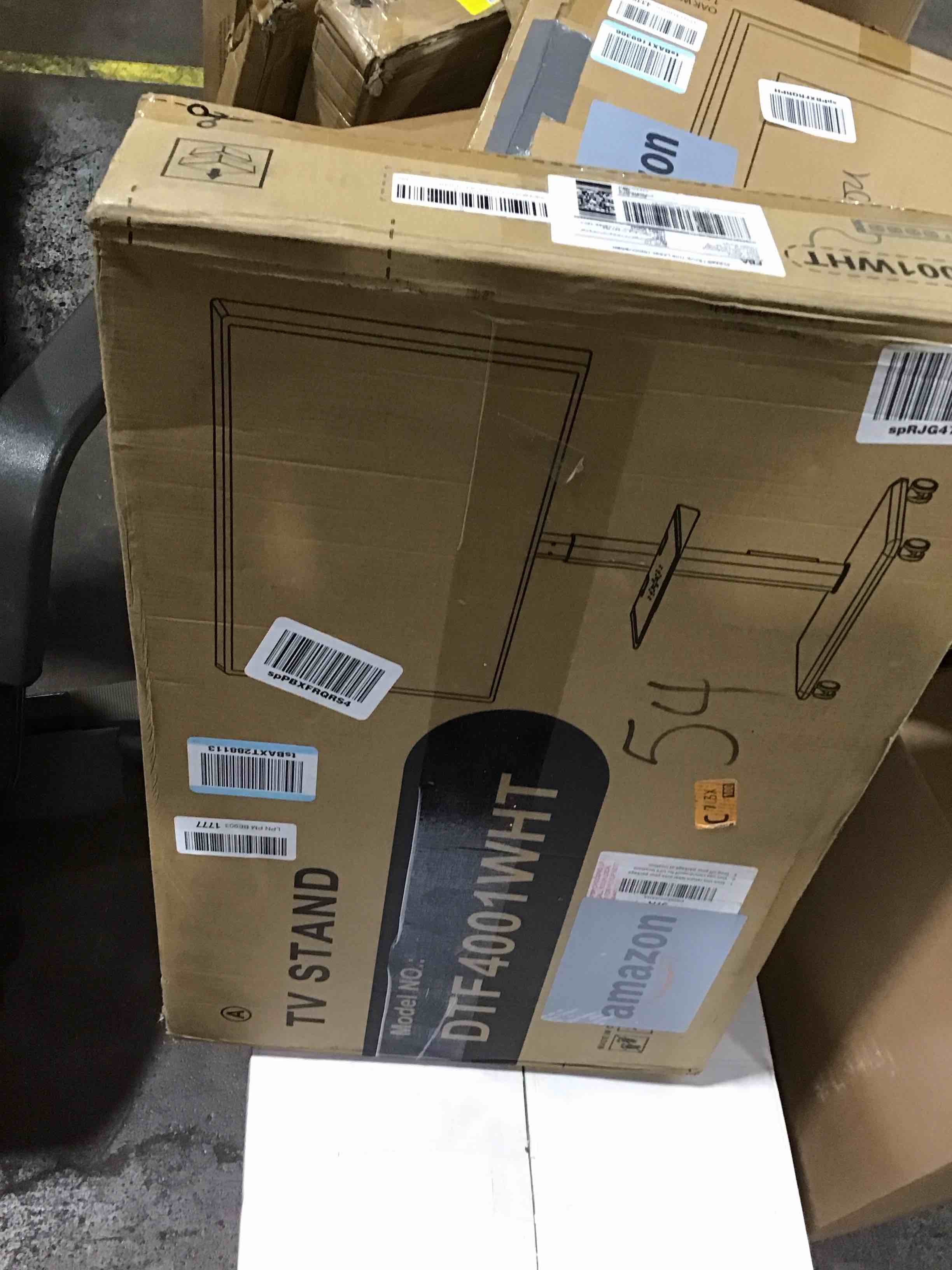 https://s3.amazonaws.com/lotting-images-prod/bidfta/TEA0098316_1727811767331.jpeg