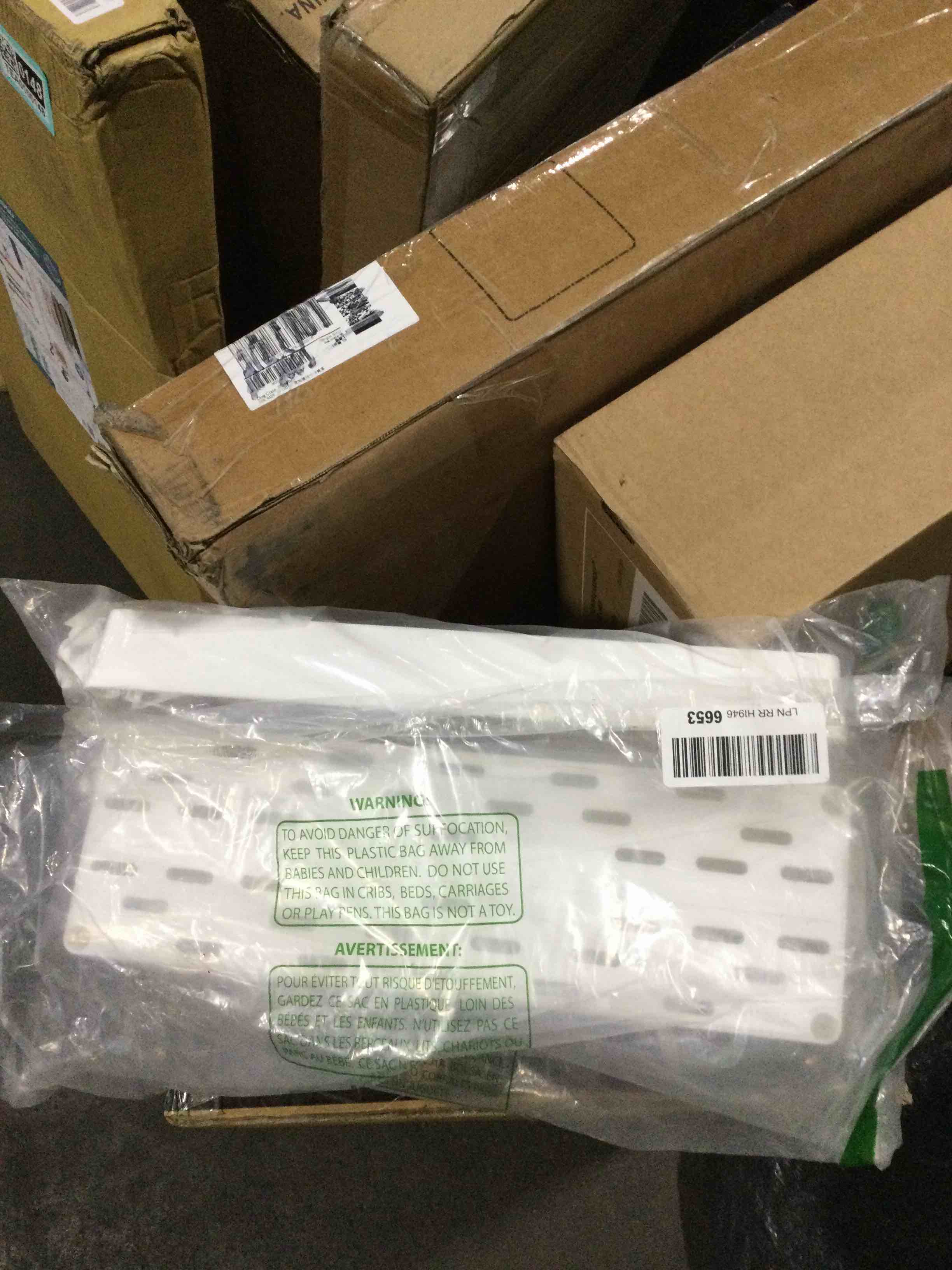 https://s3.amazonaws.com/lotting-images-prod/bidfta/TEA0100153_1727716592996.jpeg