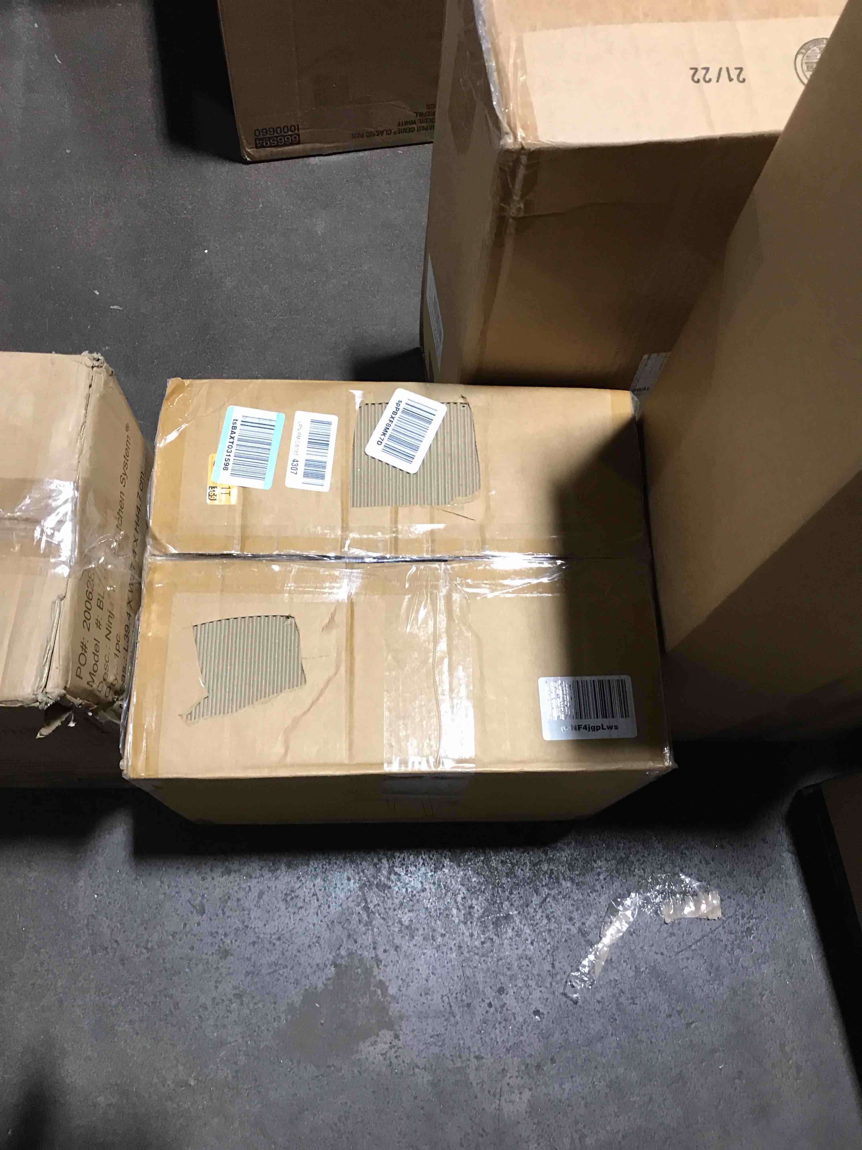 https://s3.amazonaws.com/lotting-images-prod/bidfta/TEA0100430_1727373614314.jpeg