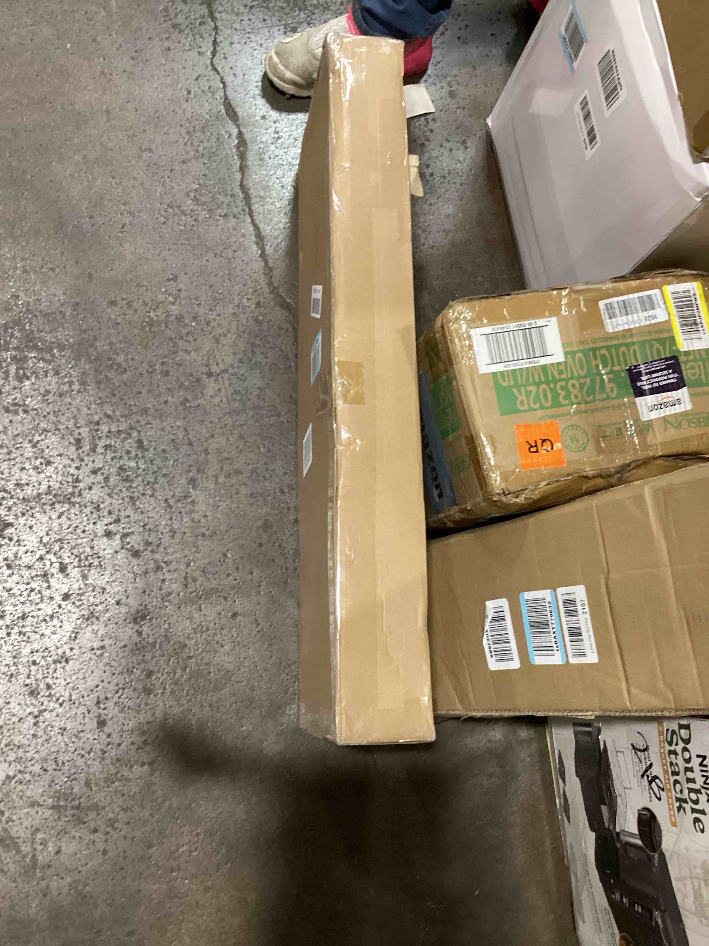 https://s3.amazonaws.com/lotting-images-prod/bidfta/TEA0101592_1726604812054.jpeg