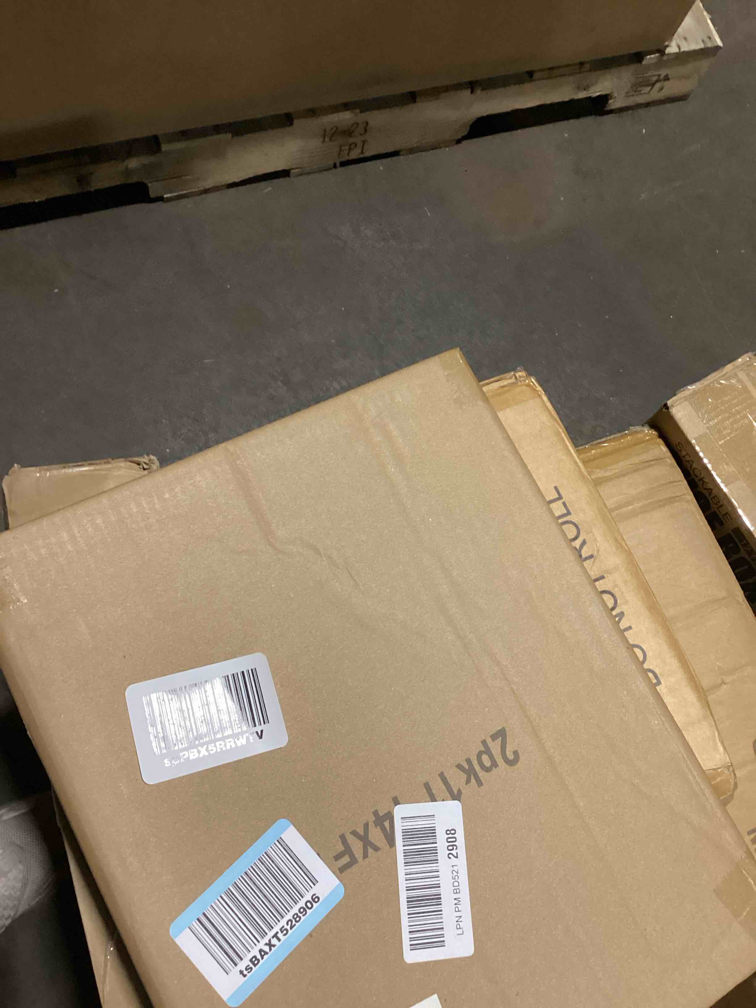 https://s3.amazonaws.com/lotting-images-prod/bidfta/TEA0107938_1727897555133.jpeg