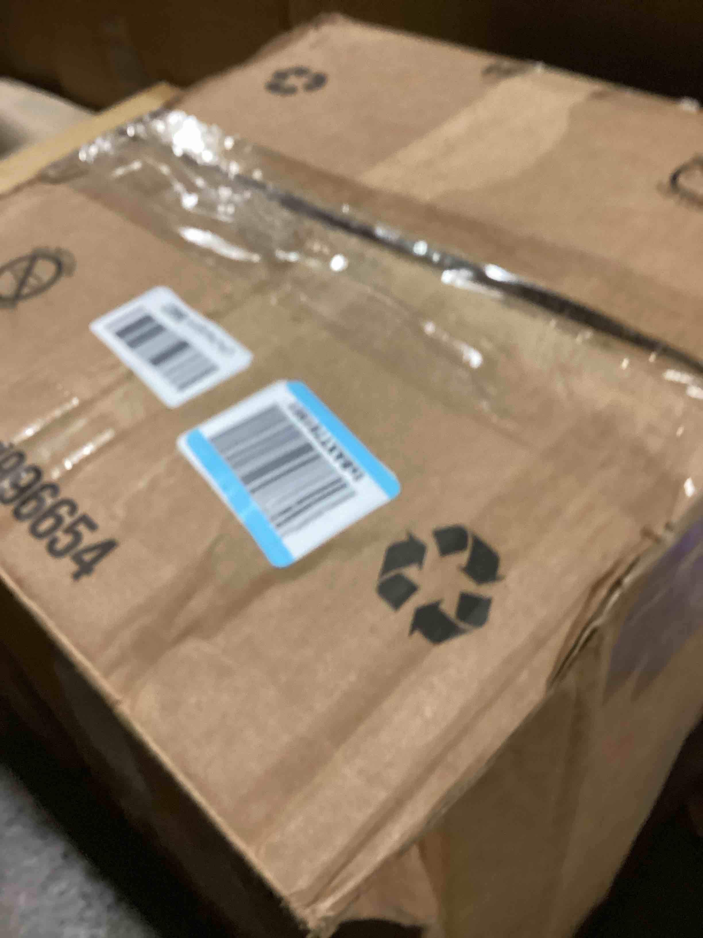 Igloo Portable Sports Cooler Water Beverage Dispenser with Flat Seat