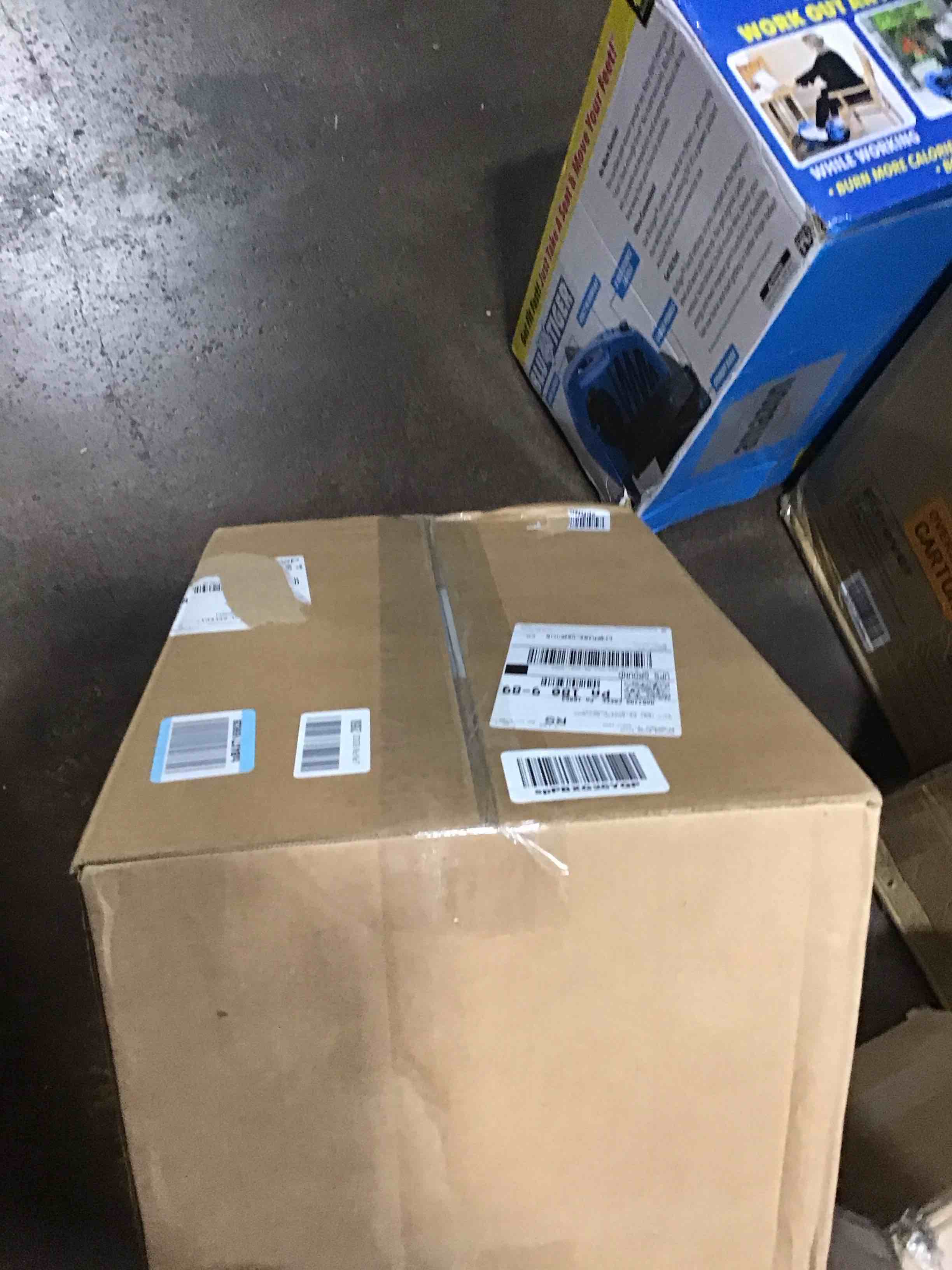 https://s3.amazonaws.com/lotting-images-prod/bidfta/TEA0109136_1728061892642.jpeg