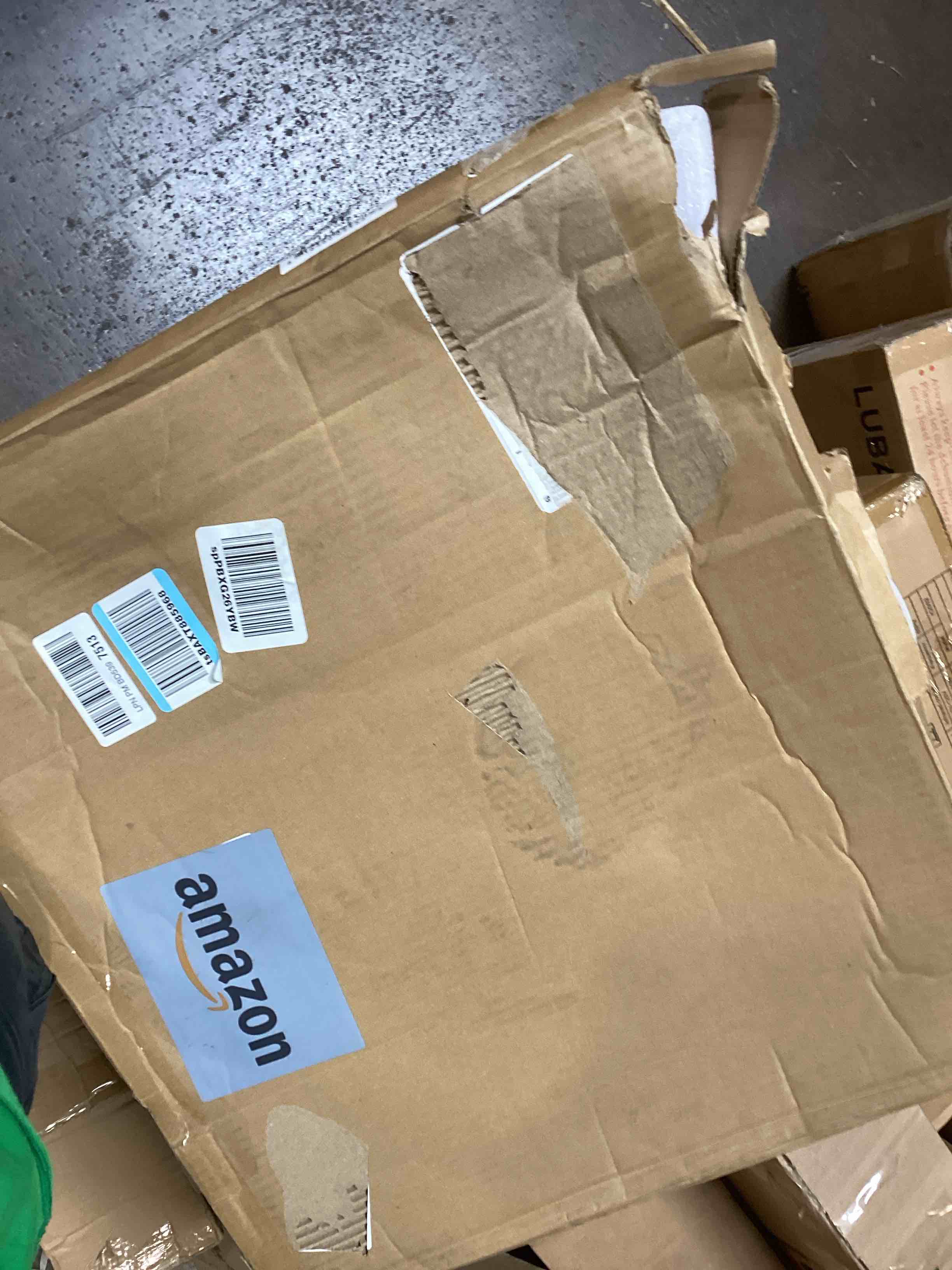 https://s3.amazonaws.com/lotting-images-prod/bidfta/TEA0112711_1728063789172.jpeg