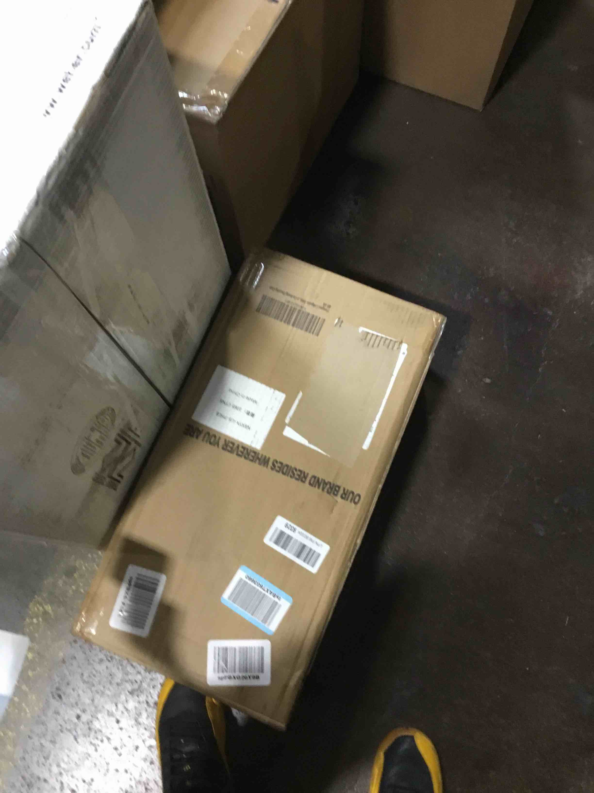 https://s3.amazonaws.com/lotting-images-prod/bidfta/TEA0112776_1728063870453.jpeg