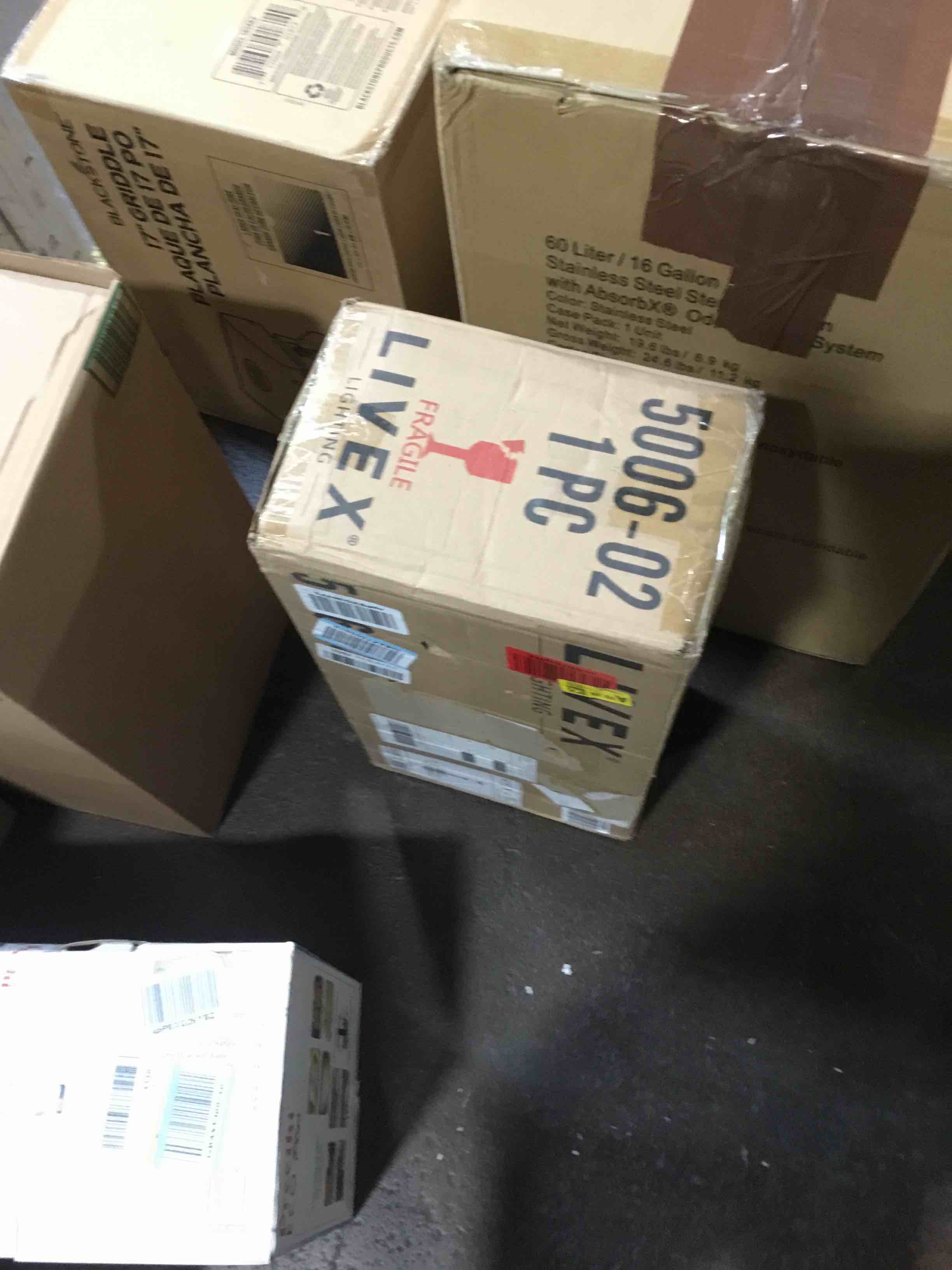 https://s3.amazonaws.com/lotting-images-prod/bidfta/TEA0112778_1728063763958.jpeg