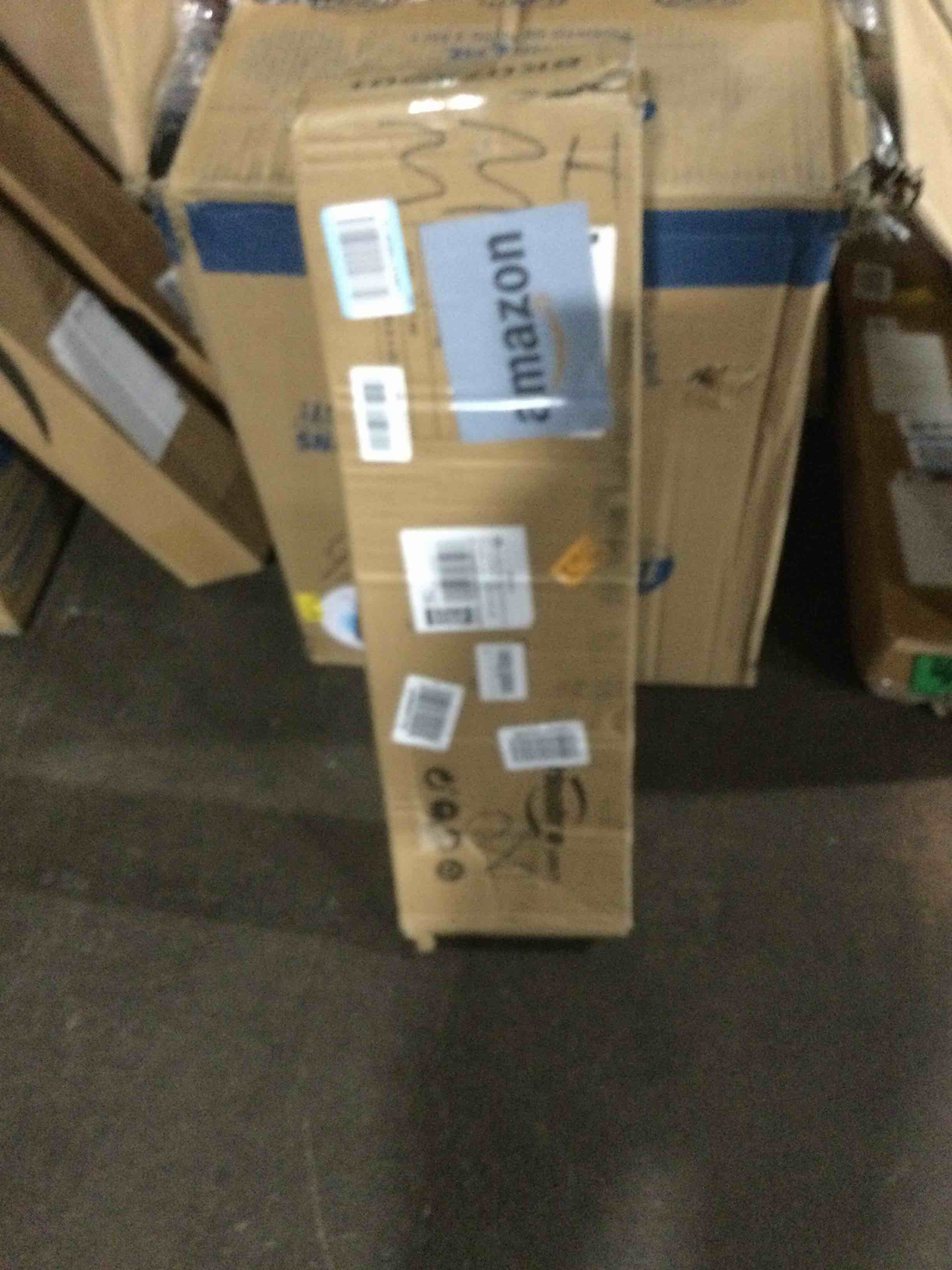 https://s3.amazonaws.com/lotting-images-prod/bidfta/TEA0118138_1727796059195.jpeg