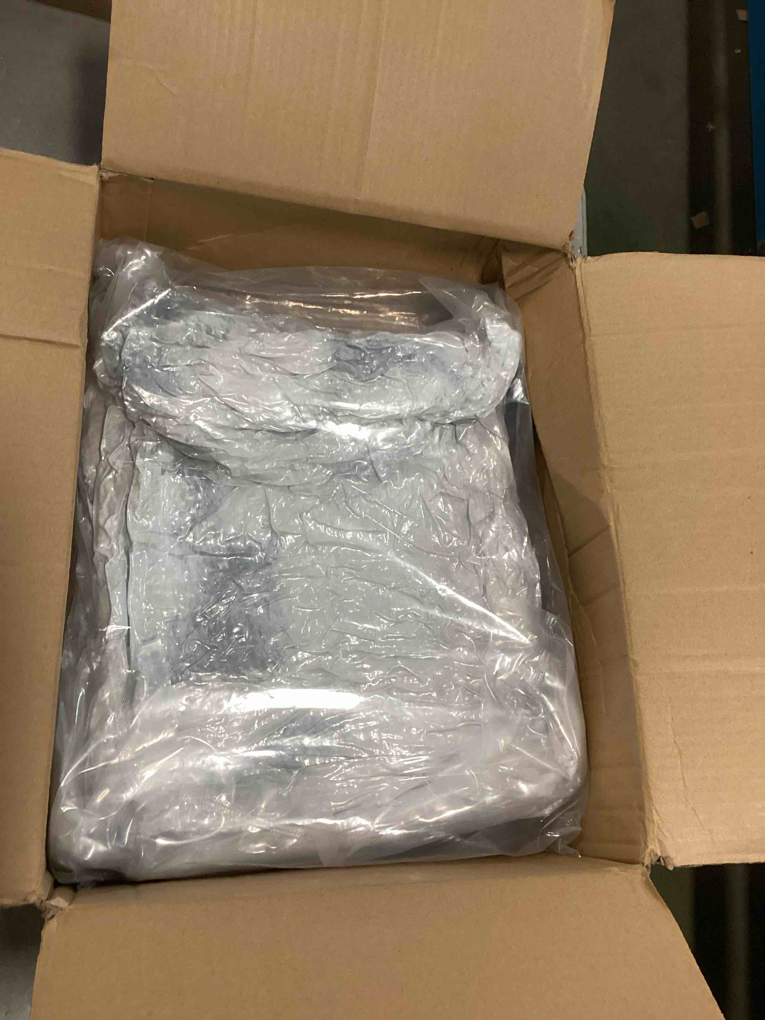 https://s3.amazonaws.com/lotting-images-prod/bidfta/TEA0120721_1724463967304.jpeg