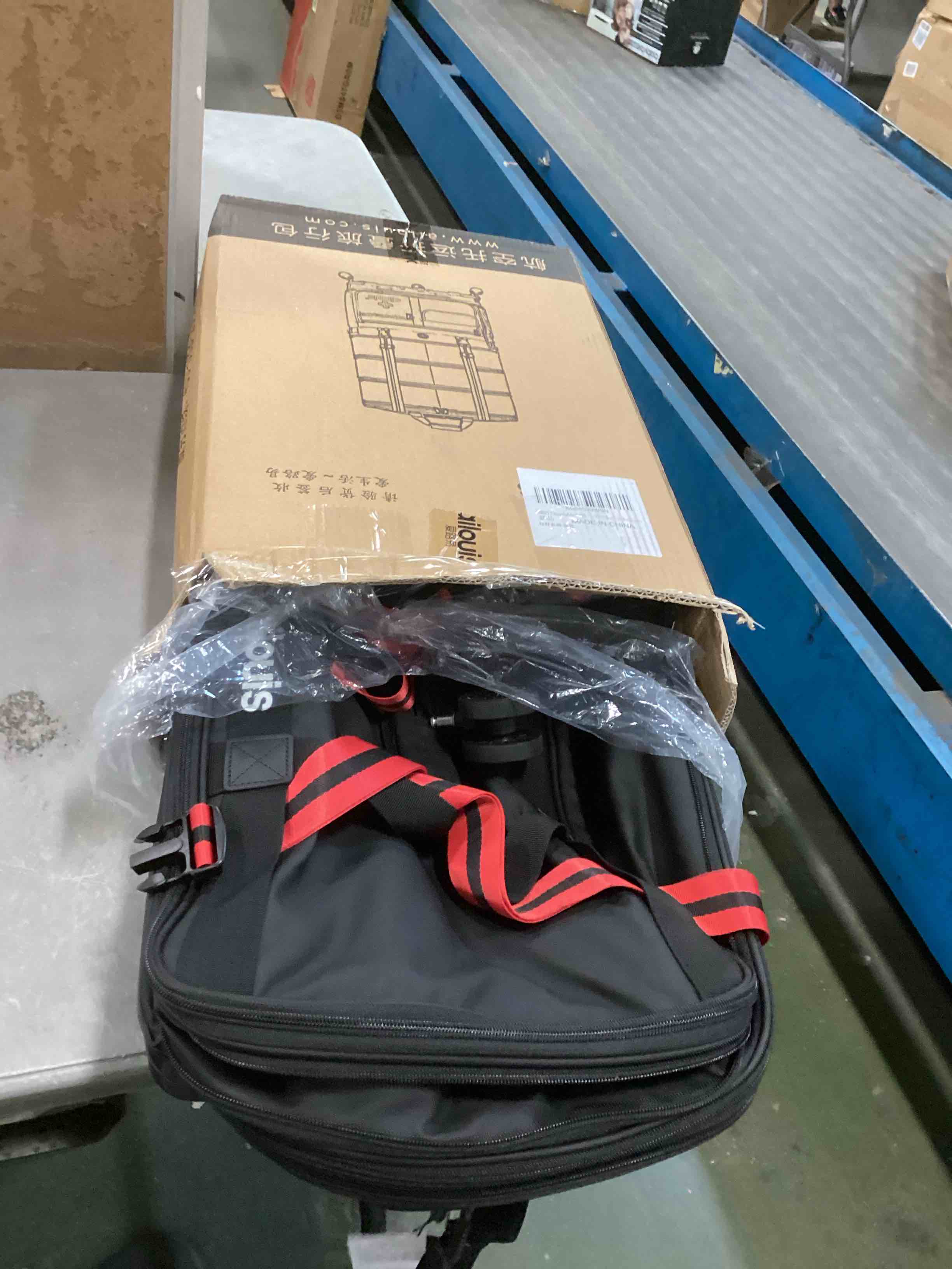 https://s3.amazonaws.com/lotting-images-prod/bidfta/TEA0120893_1724369340924.jpeg