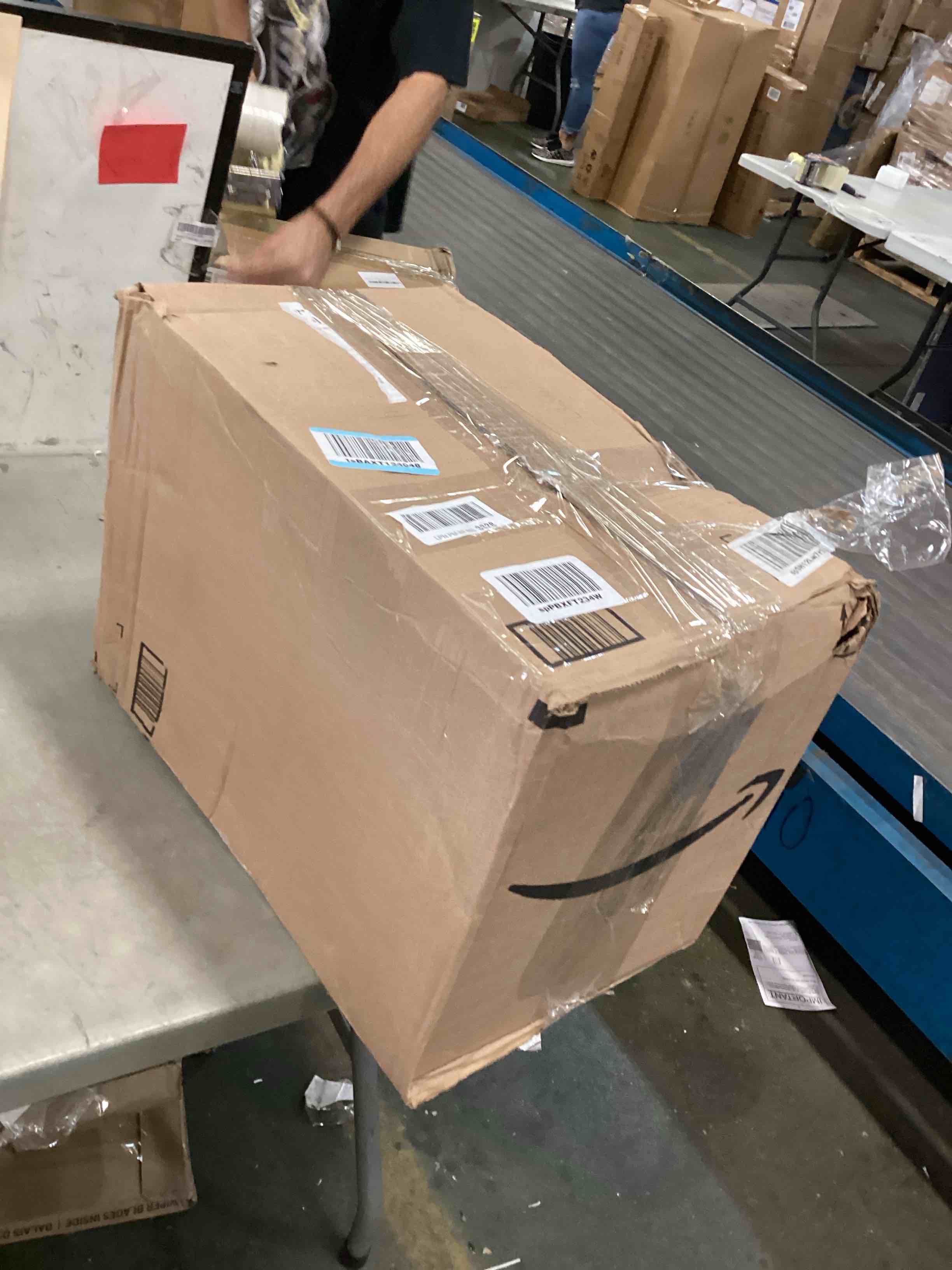 https://s3.amazonaws.com/lotting-images-prod/bidfta/TEA0121250_1724108141943.jpeg