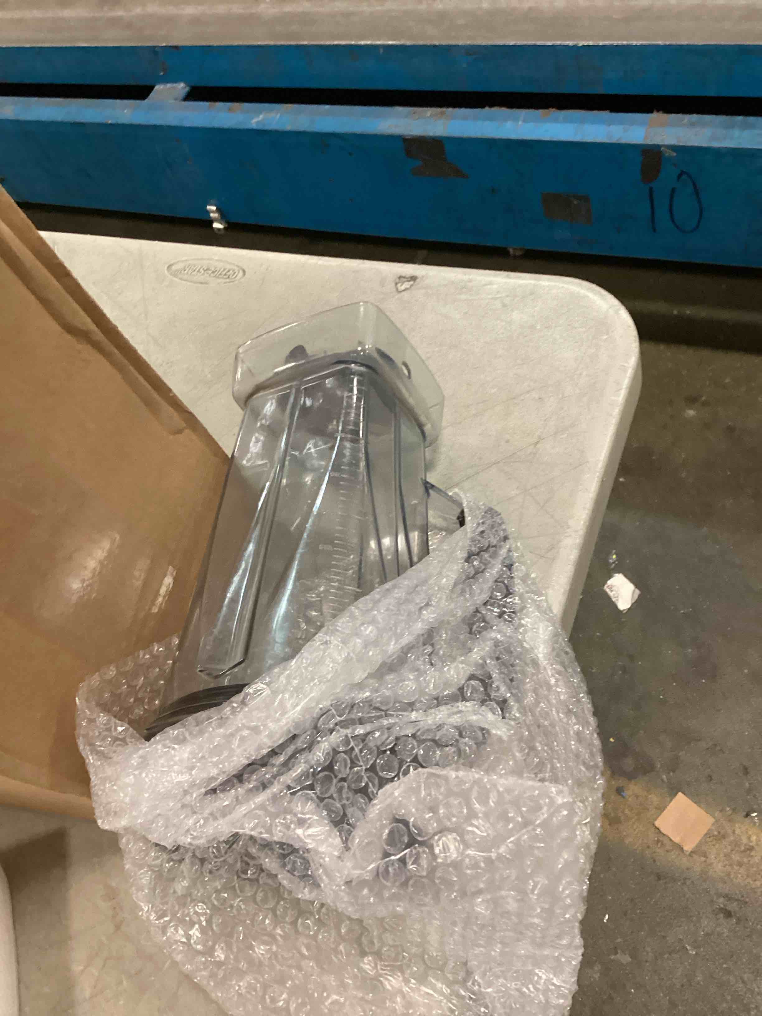 https://s3.amazonaws.com/lotting-images-prod/bidfta/TEA0121311_1723851537655.jpeg
