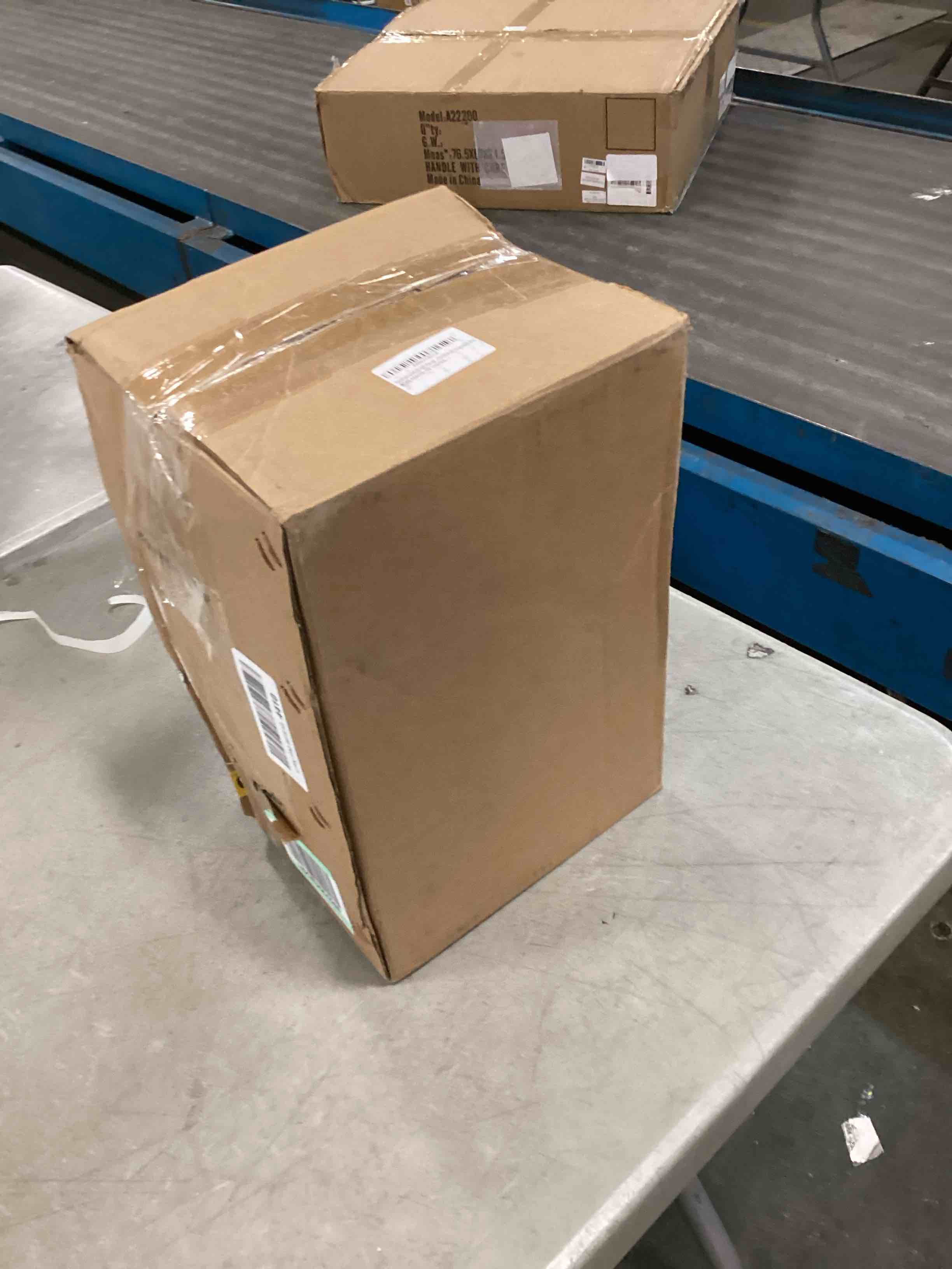 https://s3.amazonaws.com/lotting-images-prod/bidfta/TEA0121311_1723851569641.jpeg