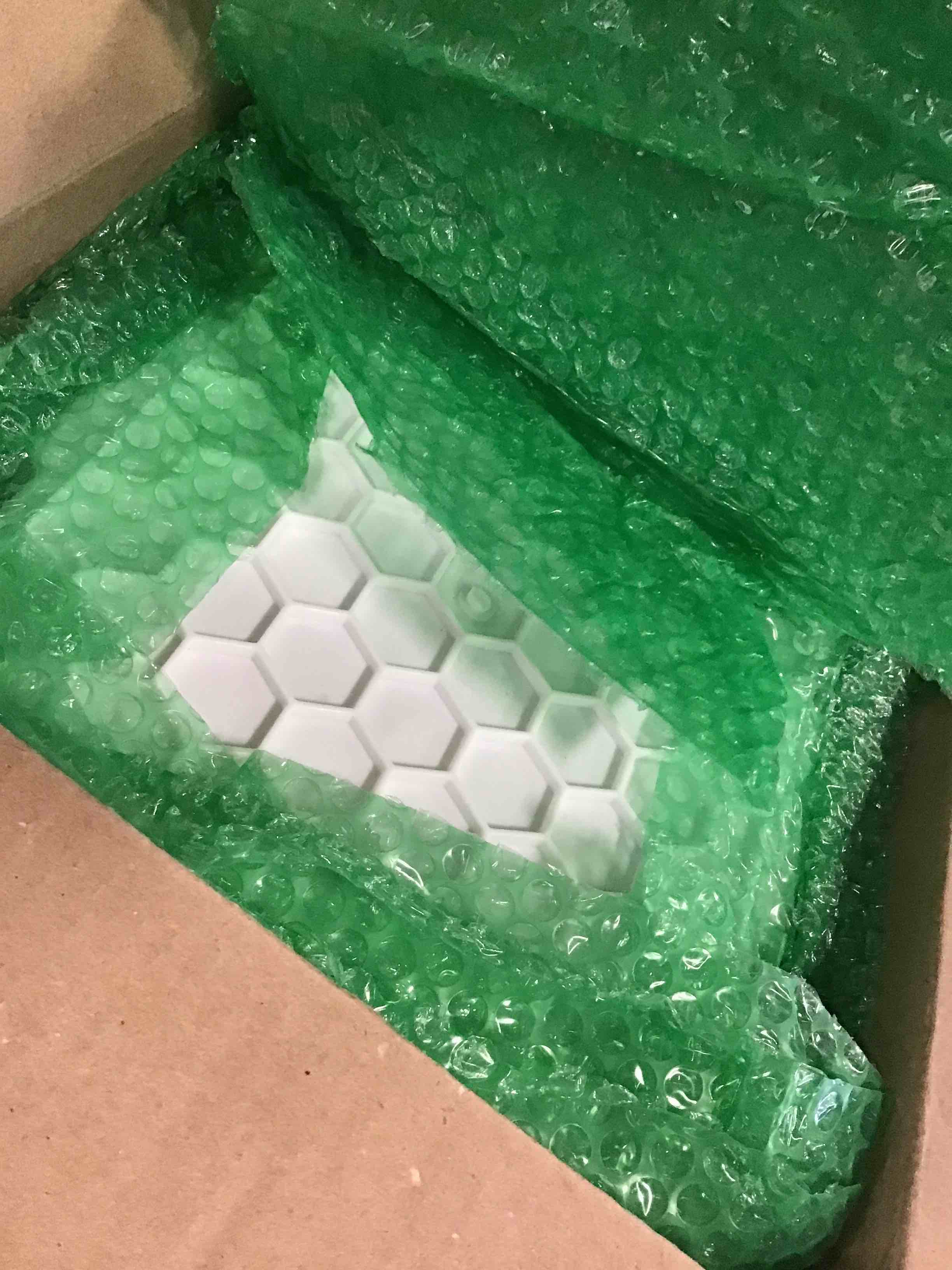 https://s3.amazonaws.com/lotting-images-prod/bidfta/TEA0122784_1723727703209.jpeg