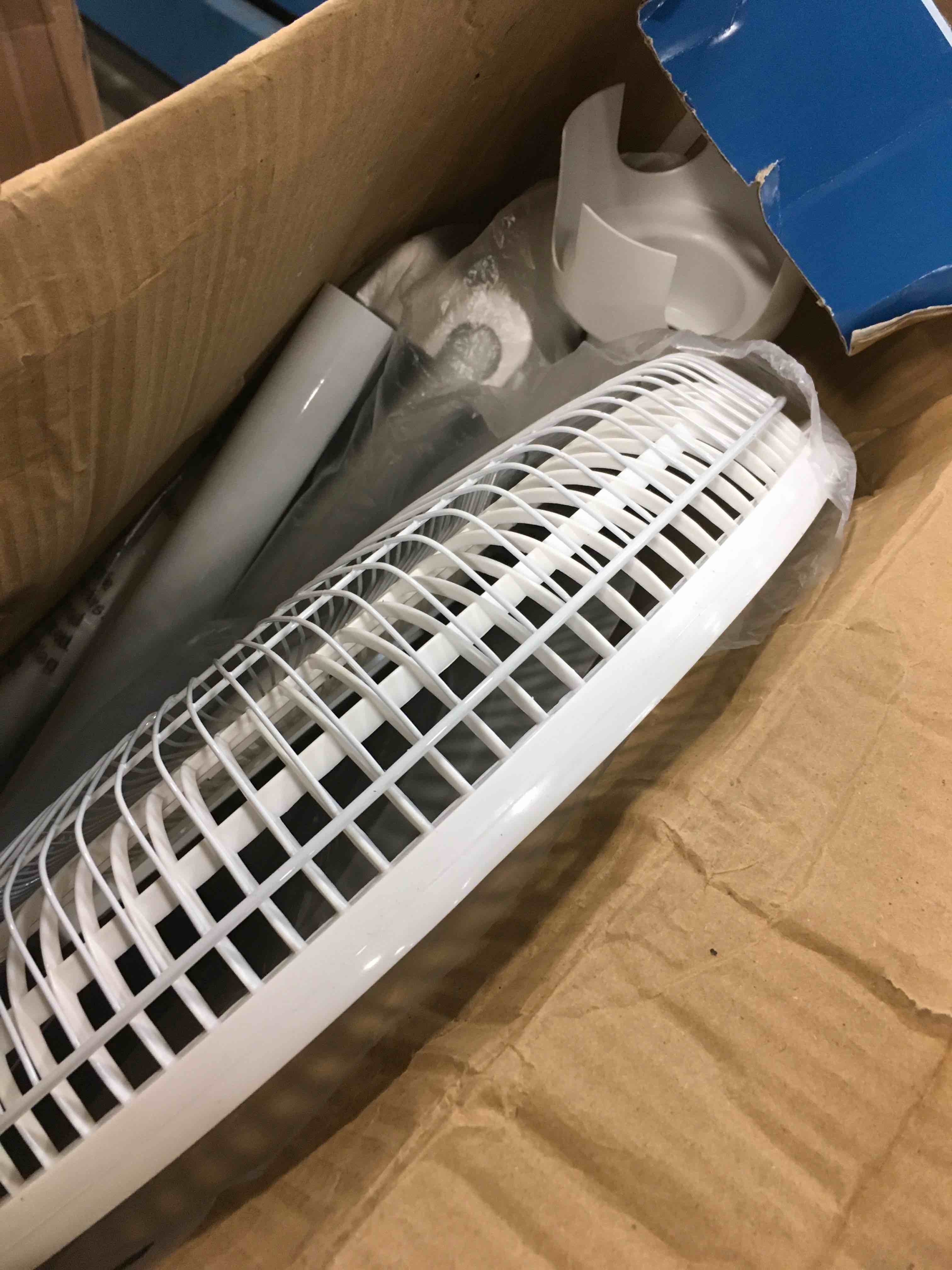 https://s3.amazonaws.com/lotting-images-prod/bidfta/TEA0126633_1724078241701.jpeg