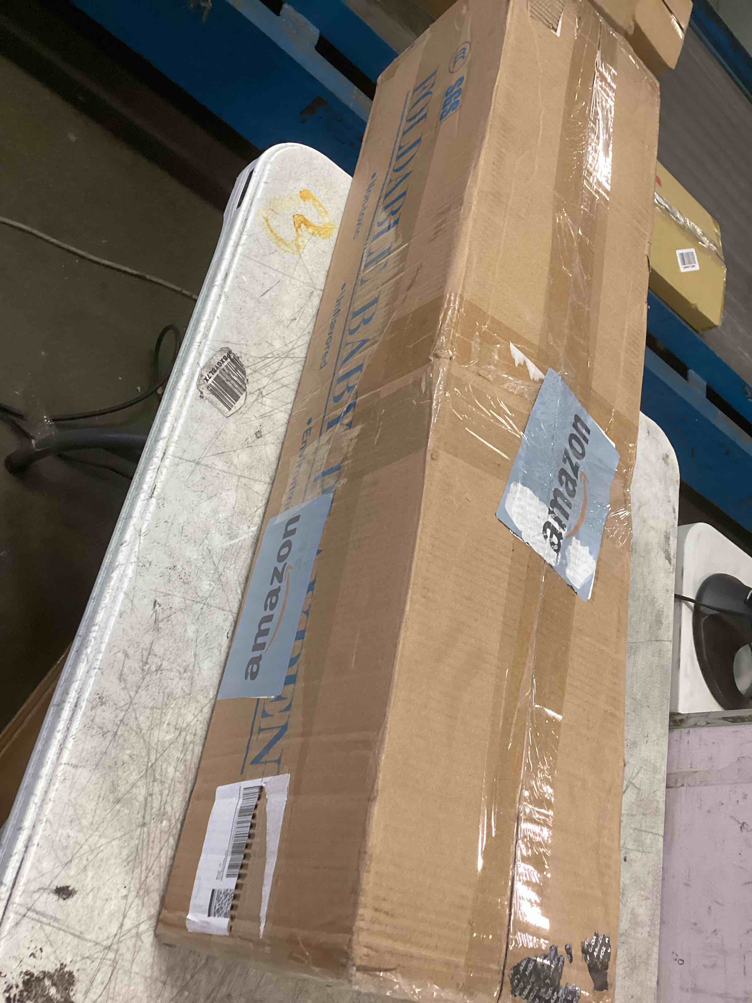 https://s3.amazonaws.com/lotting-images-prod/bidfta/TEA0129720_1723468852353.jpeg