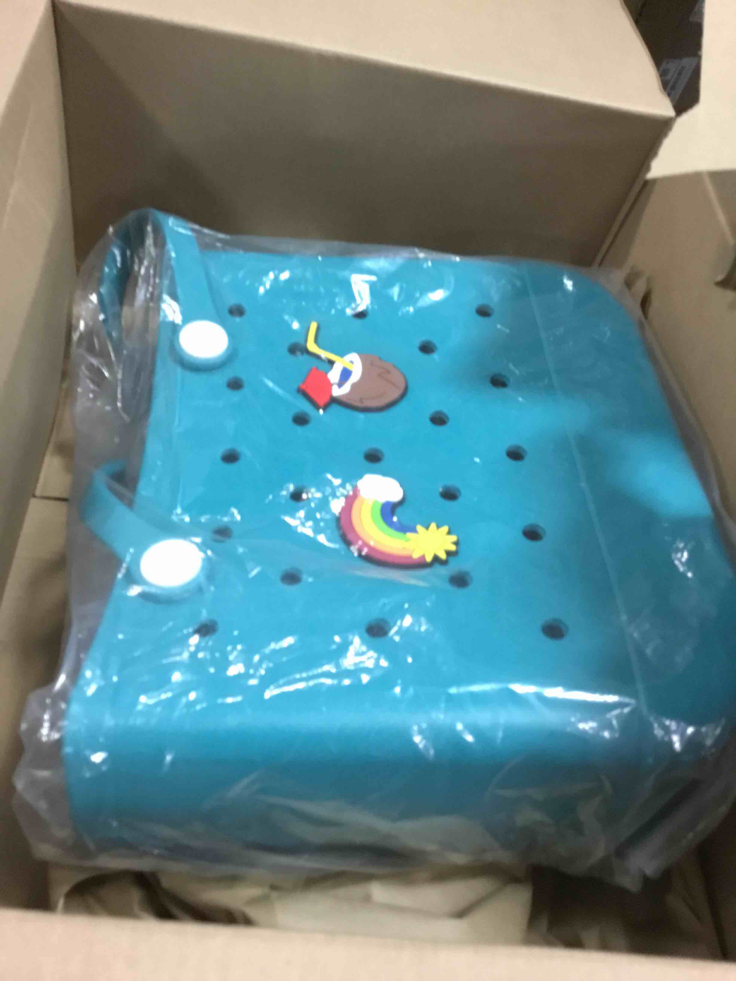 https://s3.amazonaws.com/lotting-images-prod/bidfta/TEA0131601_1723660712791.jpeg