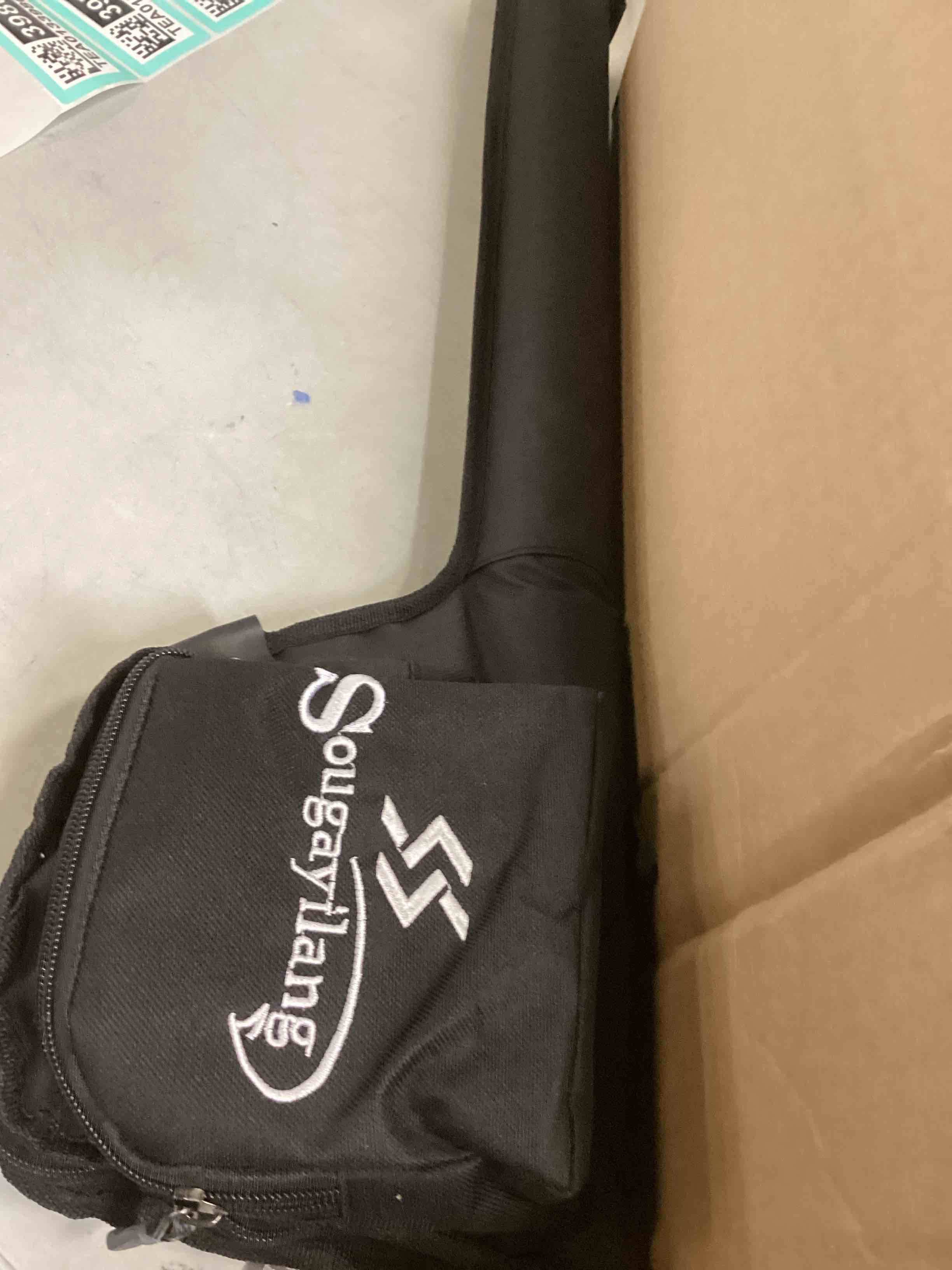 https://s3.amazonaws.com/lotting-images-prod/bidfta/TEA0133981_1724164567600.jpeg