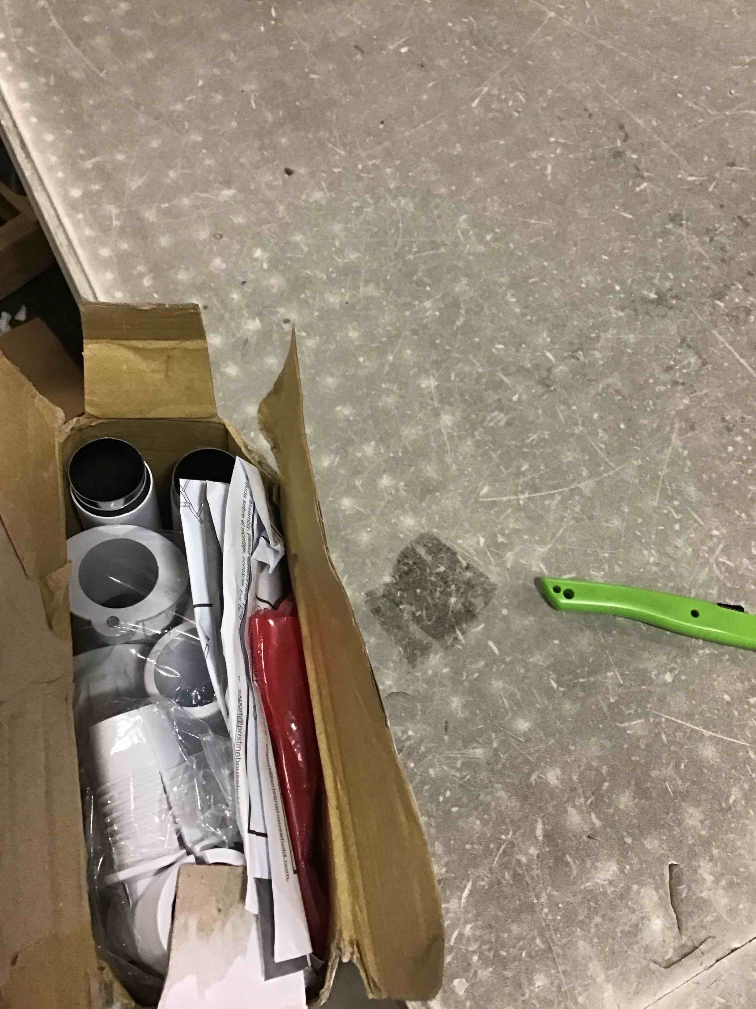 https://s3.amazonaws.com/lotting-images-prod/bidfta/TEA0134154_1728480647734.jpeg