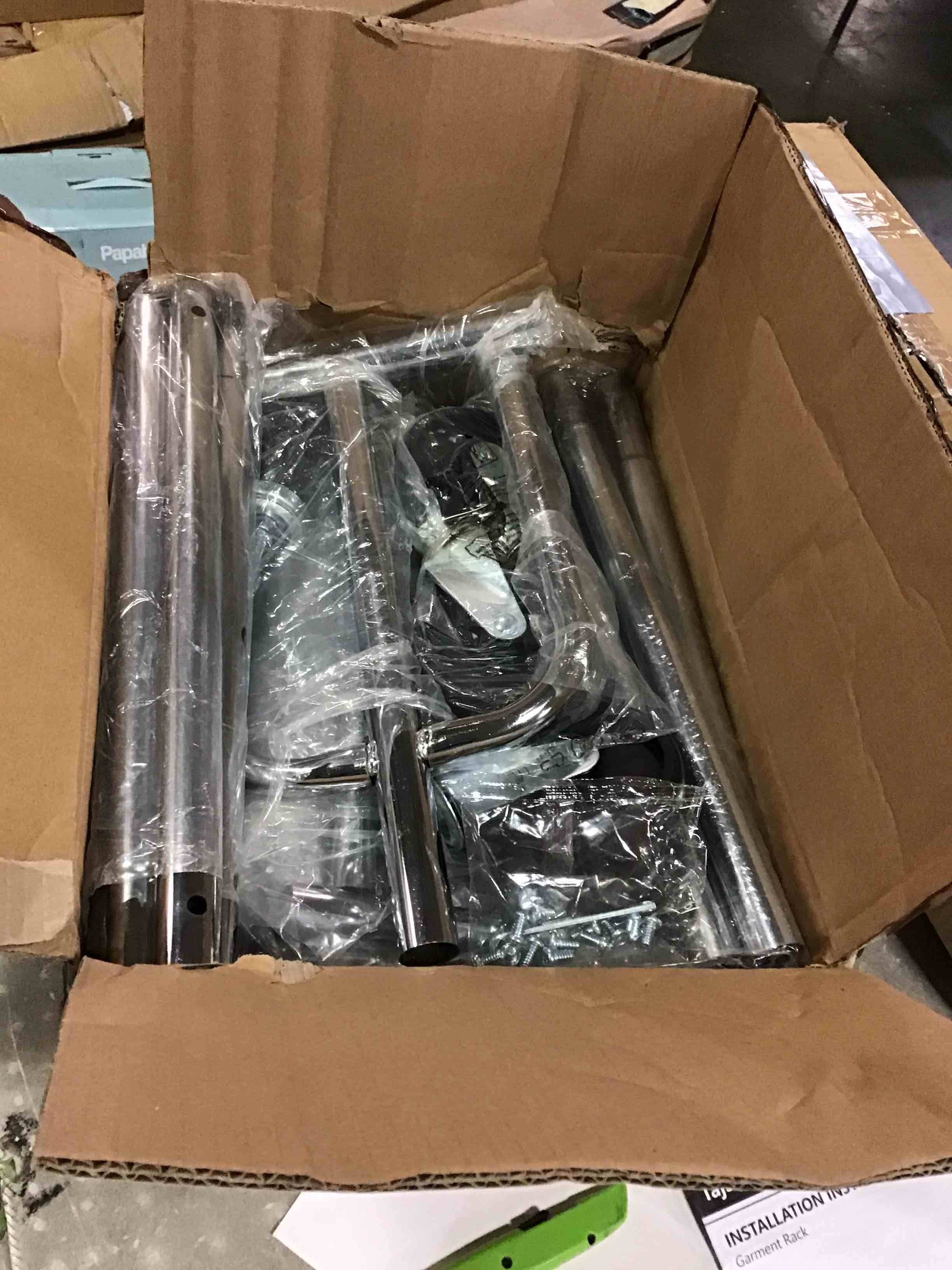 https://s3.amazonaws.com/lotting-images-prod/bidfta/TEA0134187_1728409774552.jpeg