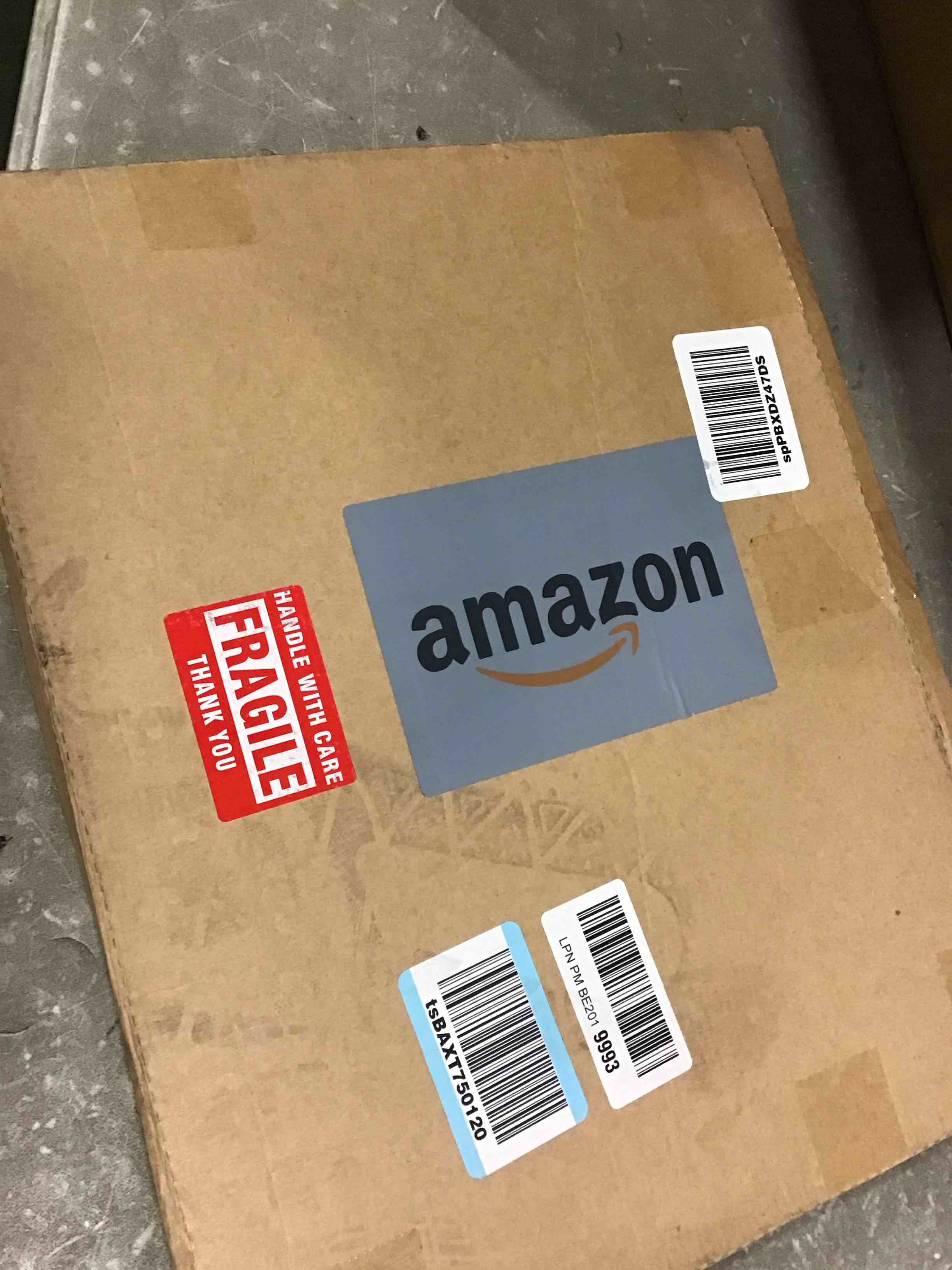 https://s3.amazonaws.com/lotting-images-prod/bidfta/TEA0134205_1728400513645.jpeg