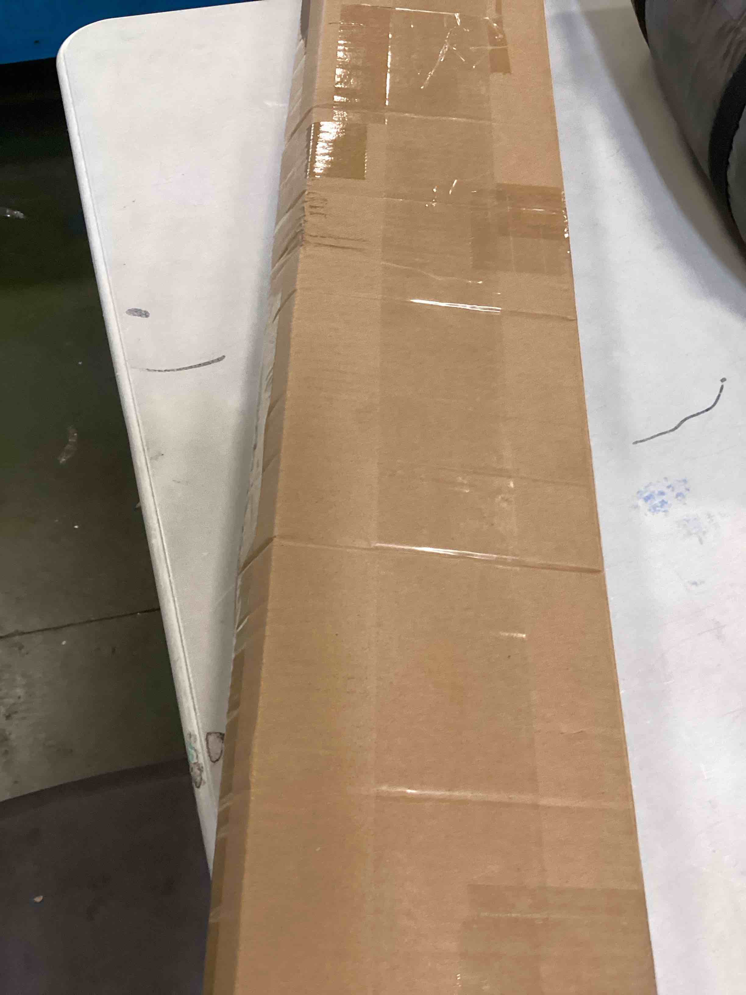 https://s3.amazonaws.com/lotting-images-prod/bidfta/TEA0135370_1723752885392.jpeg