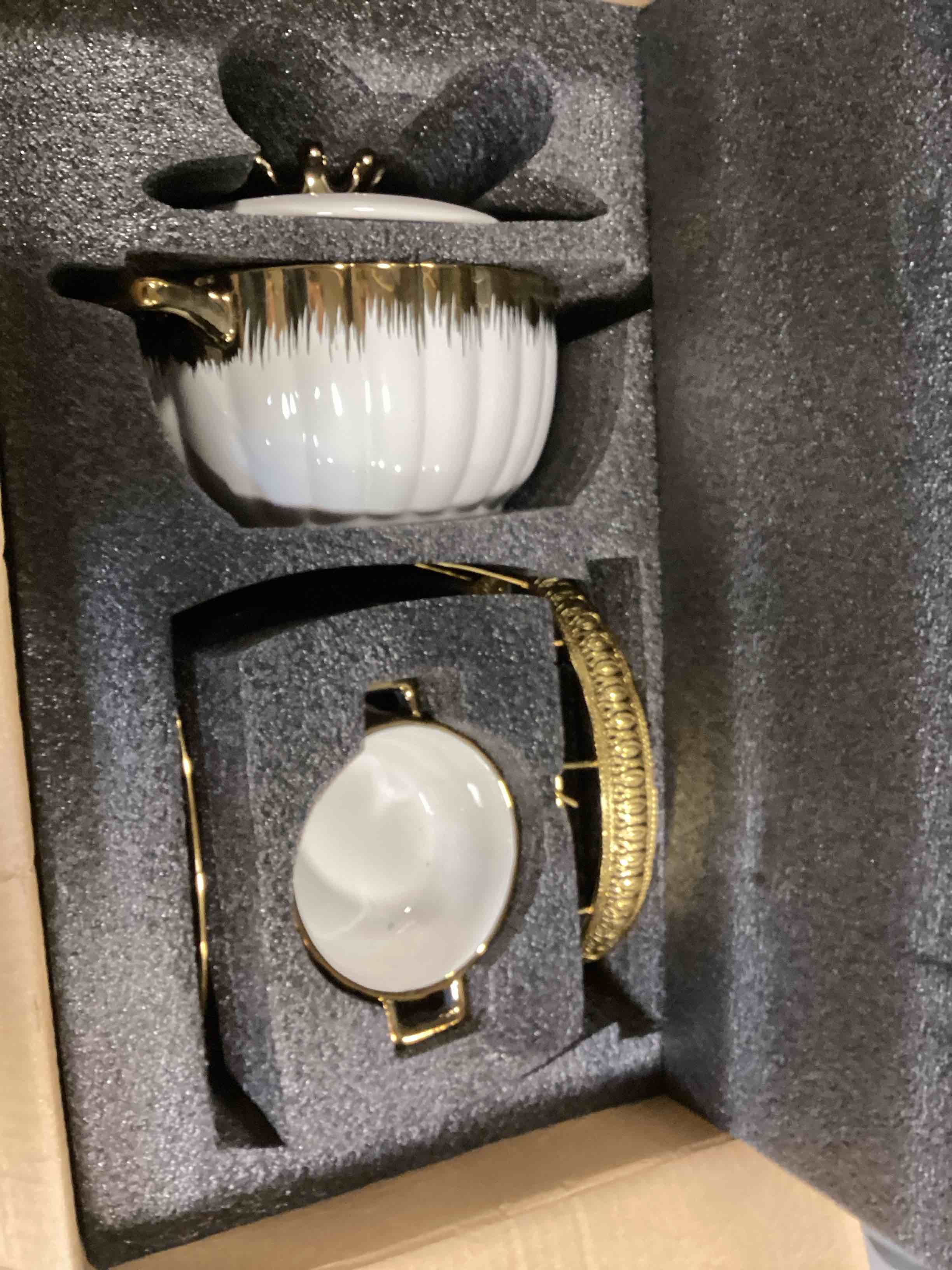 https://s3.amazonaws.com/lotting-images-prod/bidfta/TEA0135386_1723749745229.jpeg