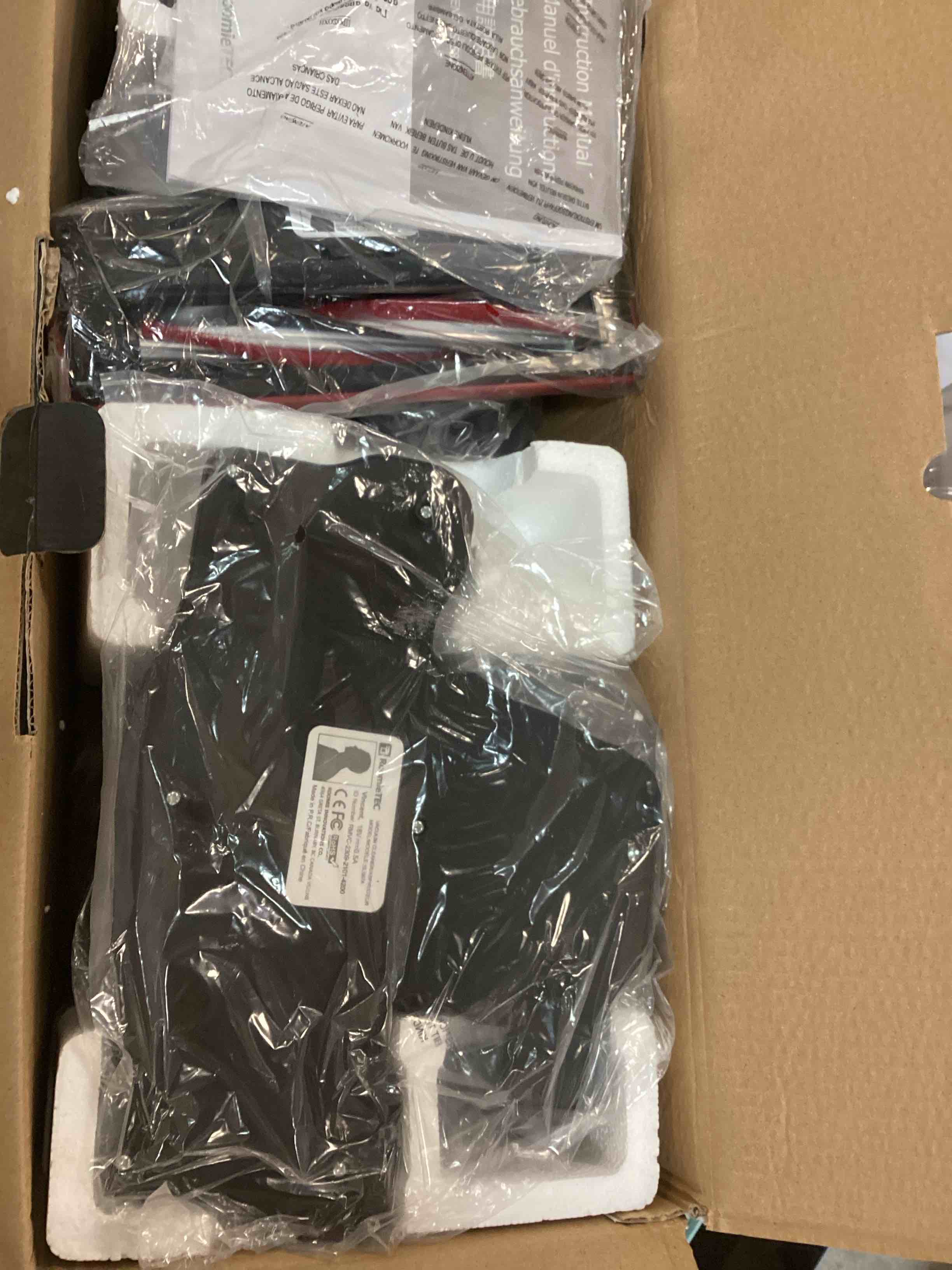 https://s3.amazonaws.com/lotting-images-prod/bidfta/TEA0135915_1723487602137.jpeg