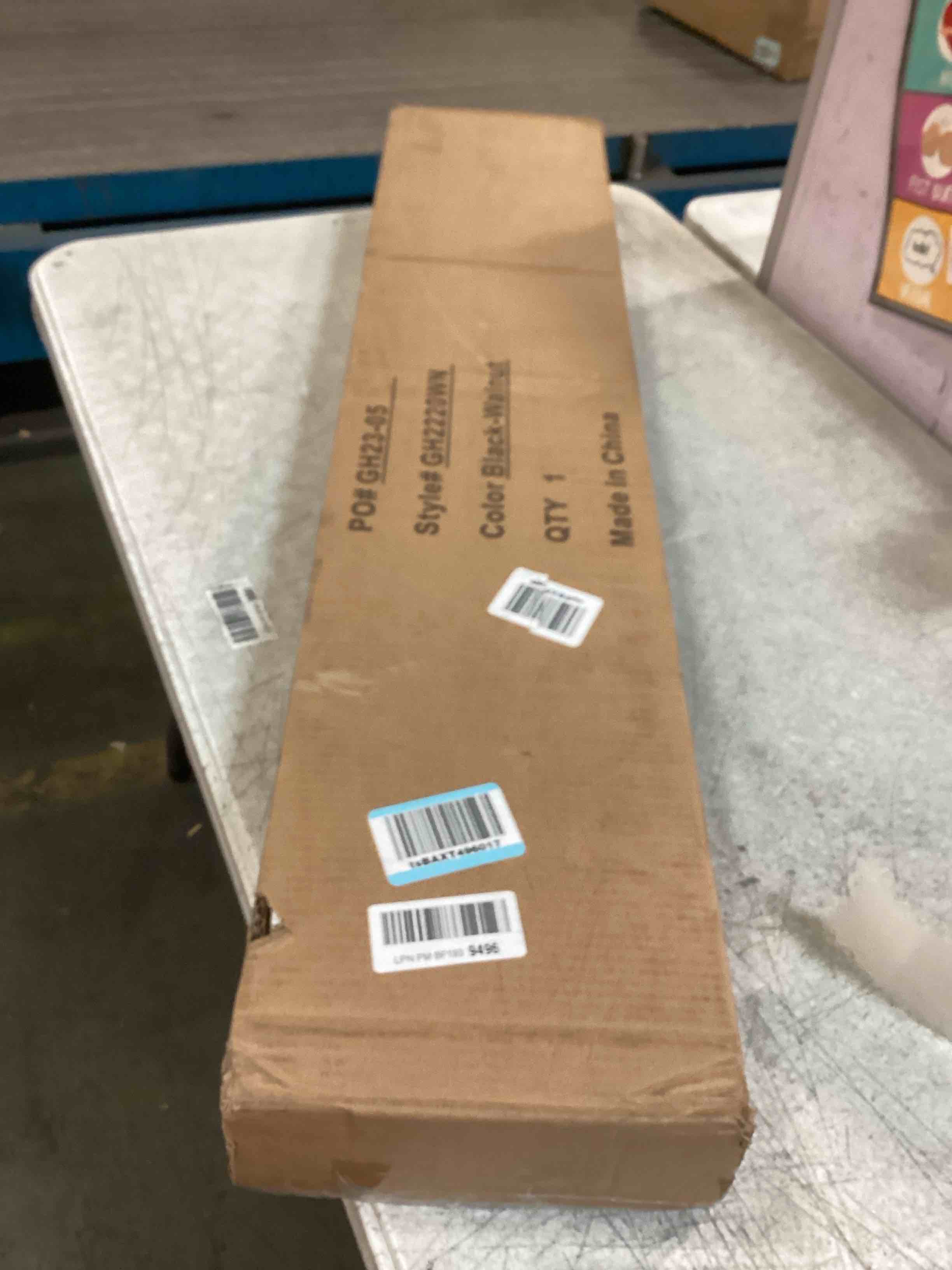 https://s3.amazonaws.com/lotting-images-prod/bidfta/TEA0137217_1724118252960.jpeg