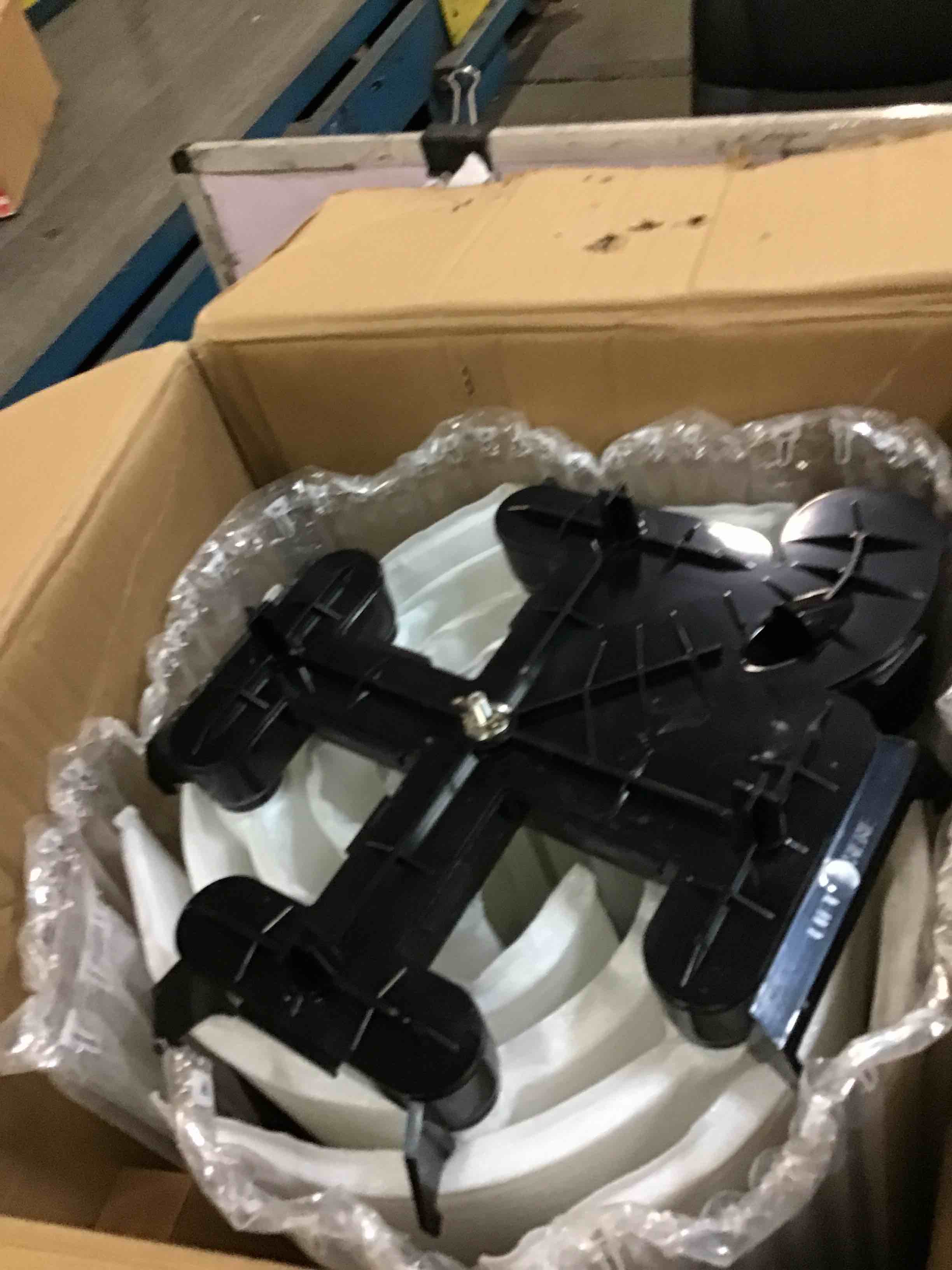 https://s3.amazonaws.com/lotting-images-prod/bidfta/TEA0137697_1723695957690.jpeg