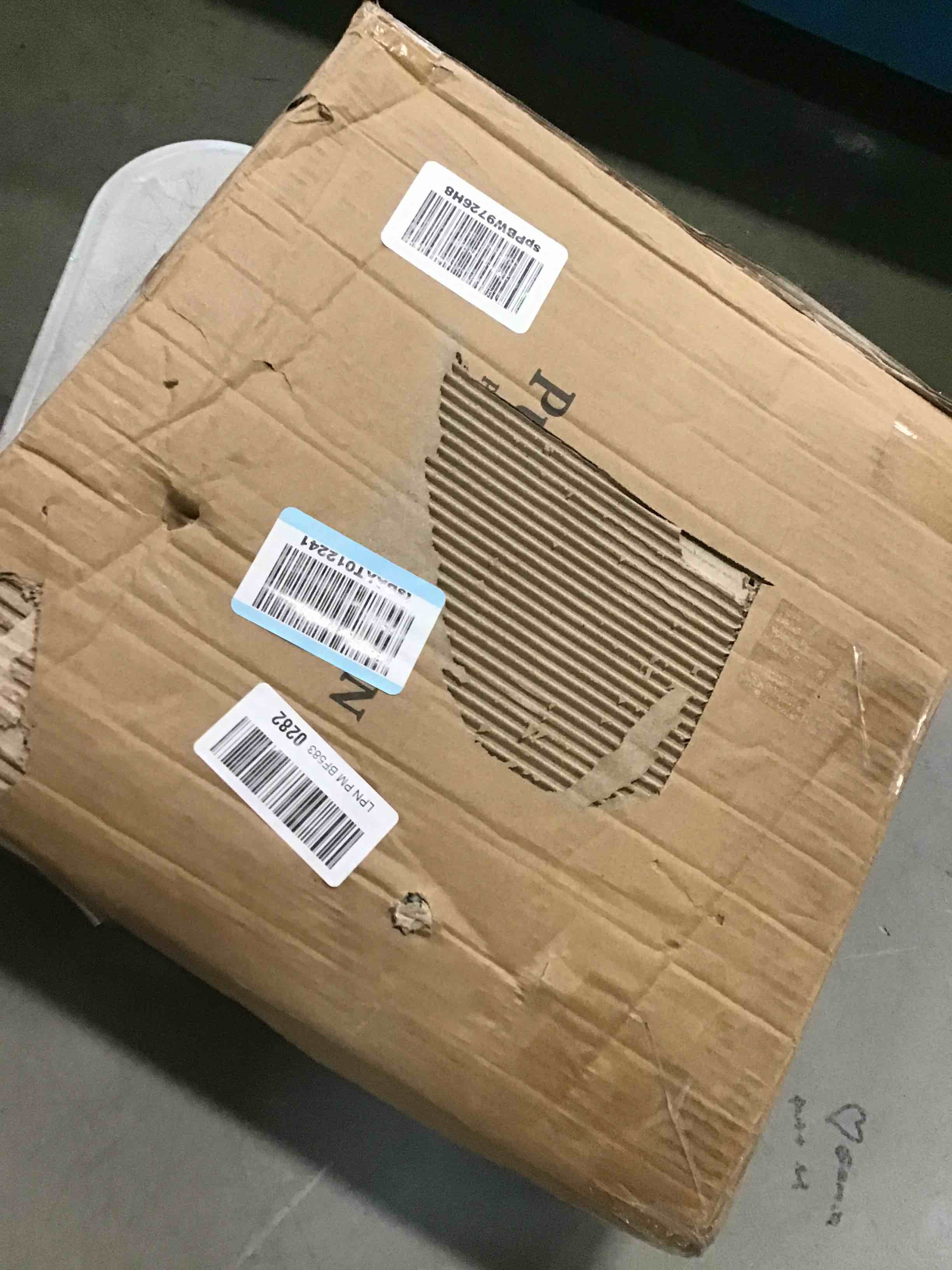 https://s3.amazonaws.com/lotting-images-prod/bidfta/TEA0139496_1724418176385.jpeg