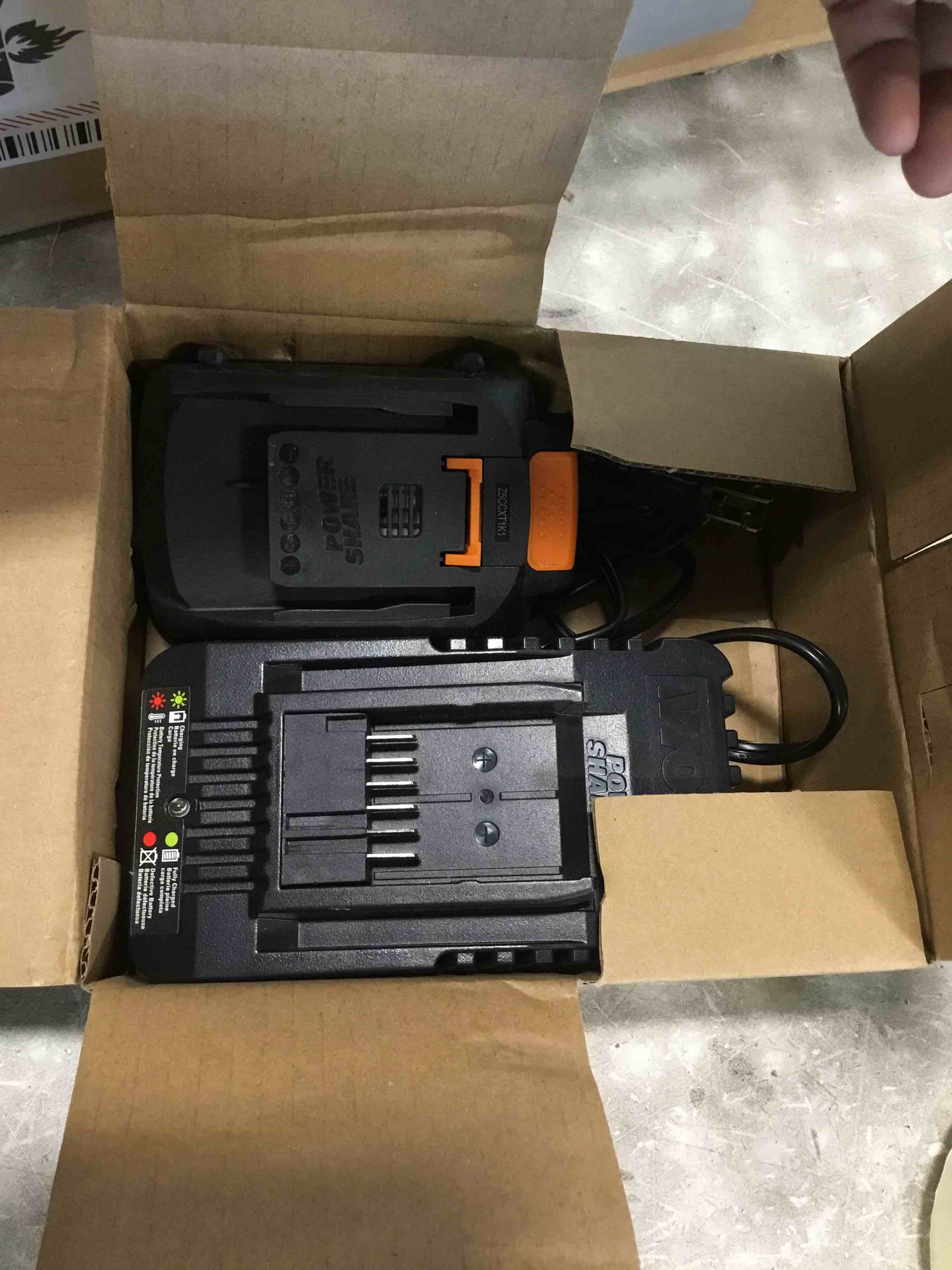 https://s3.amazonaws.com/lotting-images-prod/bidfta/TEA0140173_1725368908273.jpeg