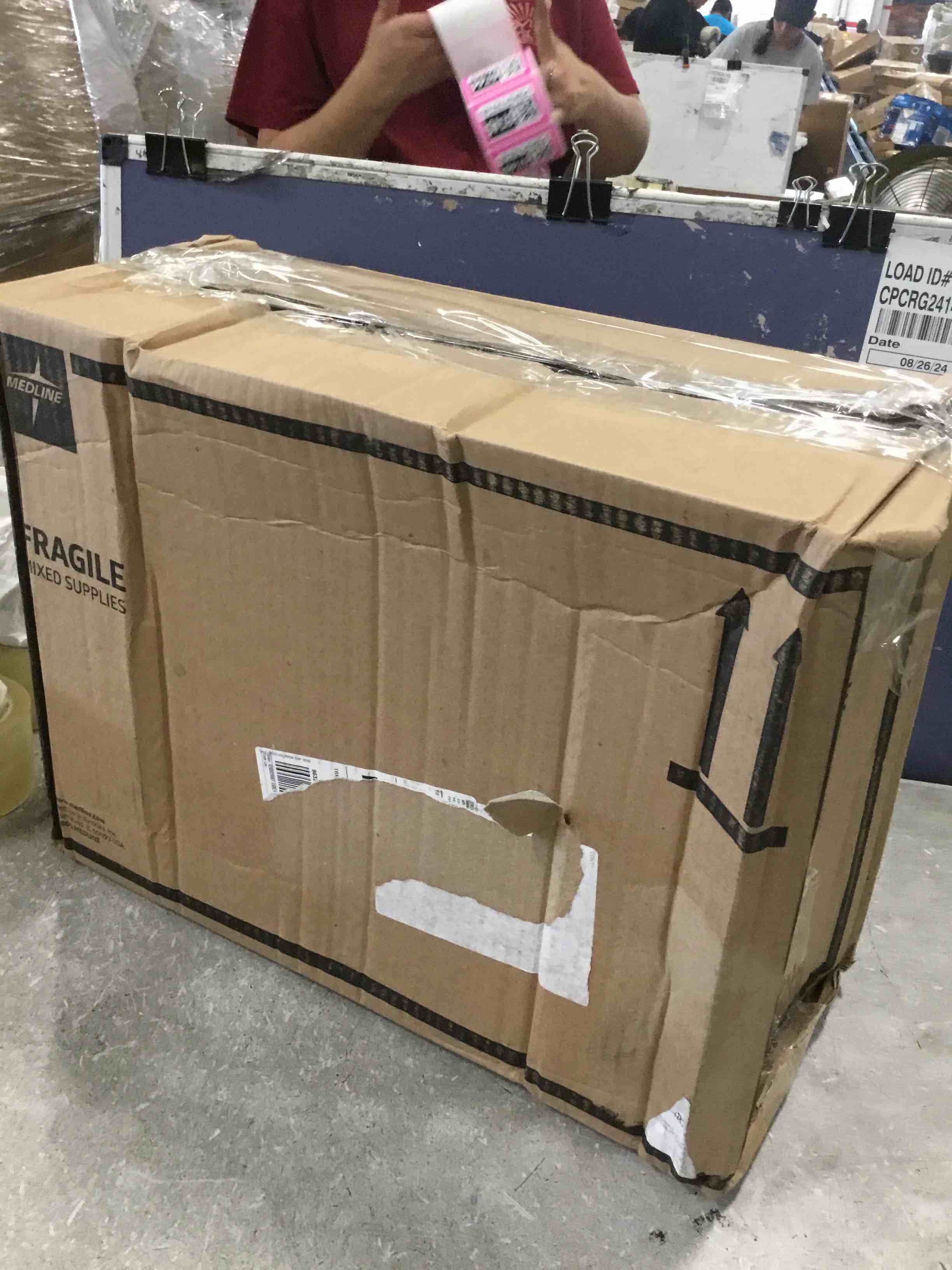 TPRC Smart Under Seat CarryOn Luggage with USB Charging Port, Black