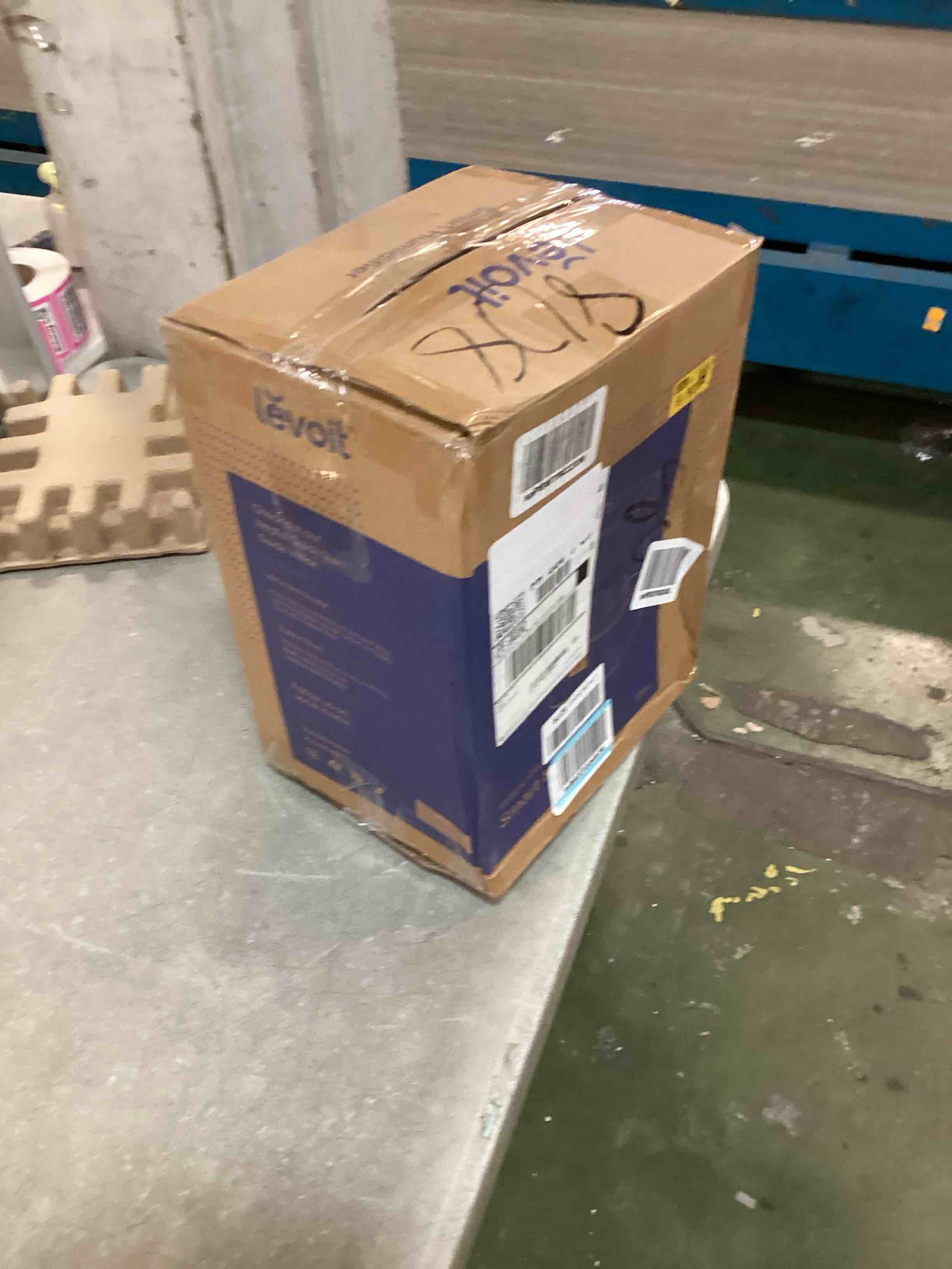 https://s3.amazonaws.com/lotting-images-prod/bidfta/TEA0142001_1729182233335.jpeg