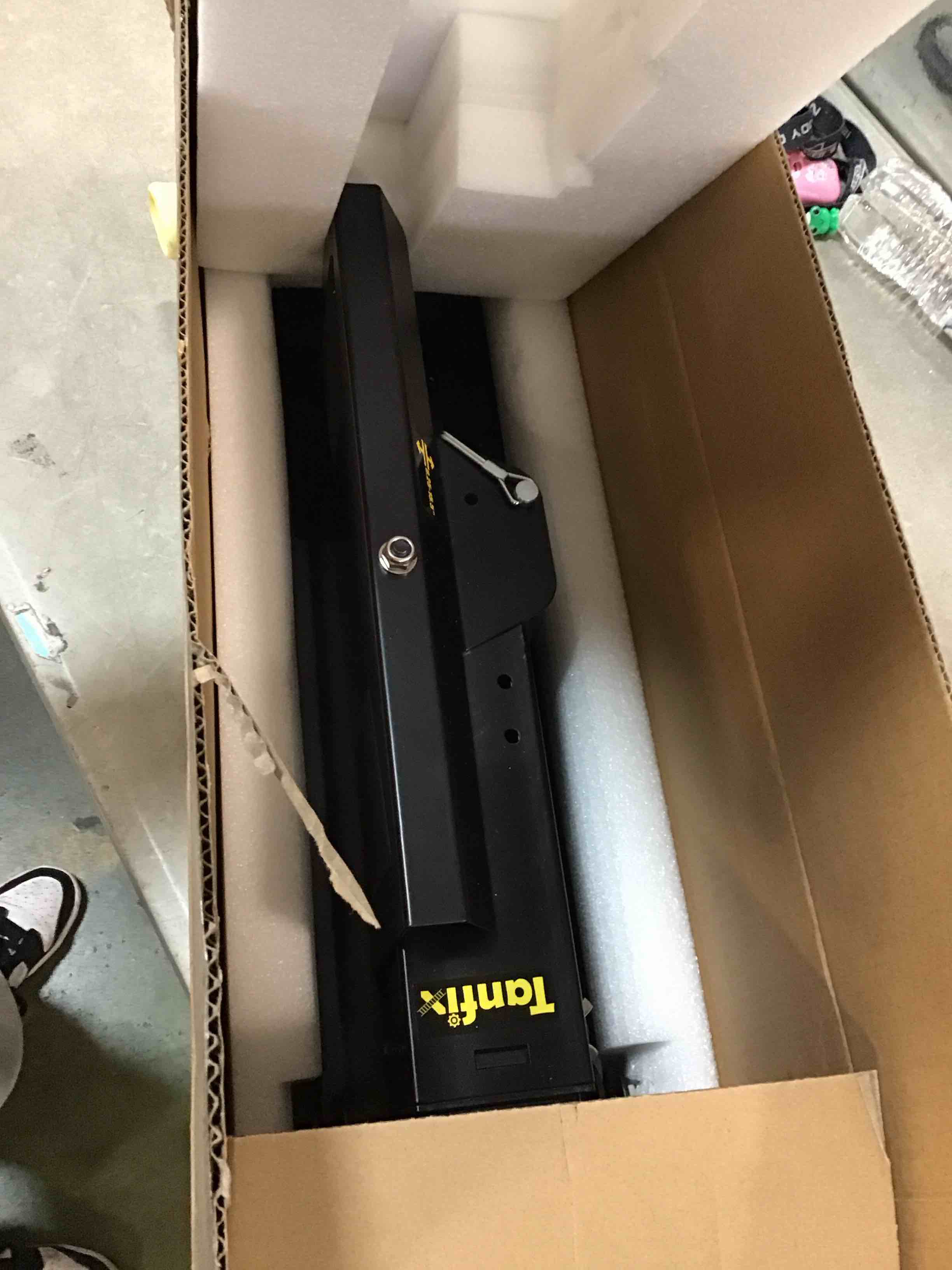 https://s3.amazonaws.com/lotting-images-prod/bidfta/TEA0142486_1724104031533.jpeg