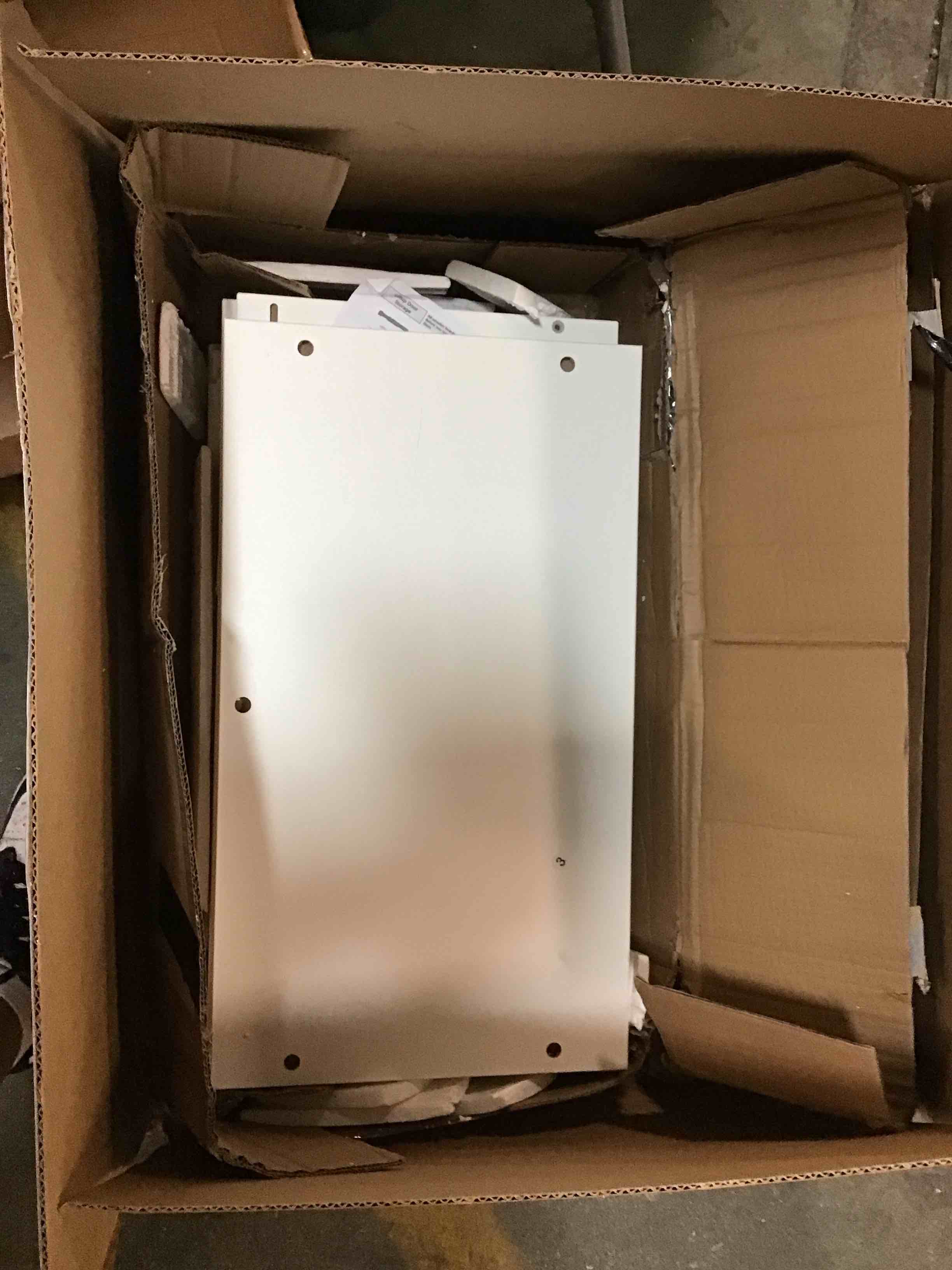 https://s3.amazonaws.com/lotting-images-prod/bidfta/TEA0142785_1723845287833.jpeg
