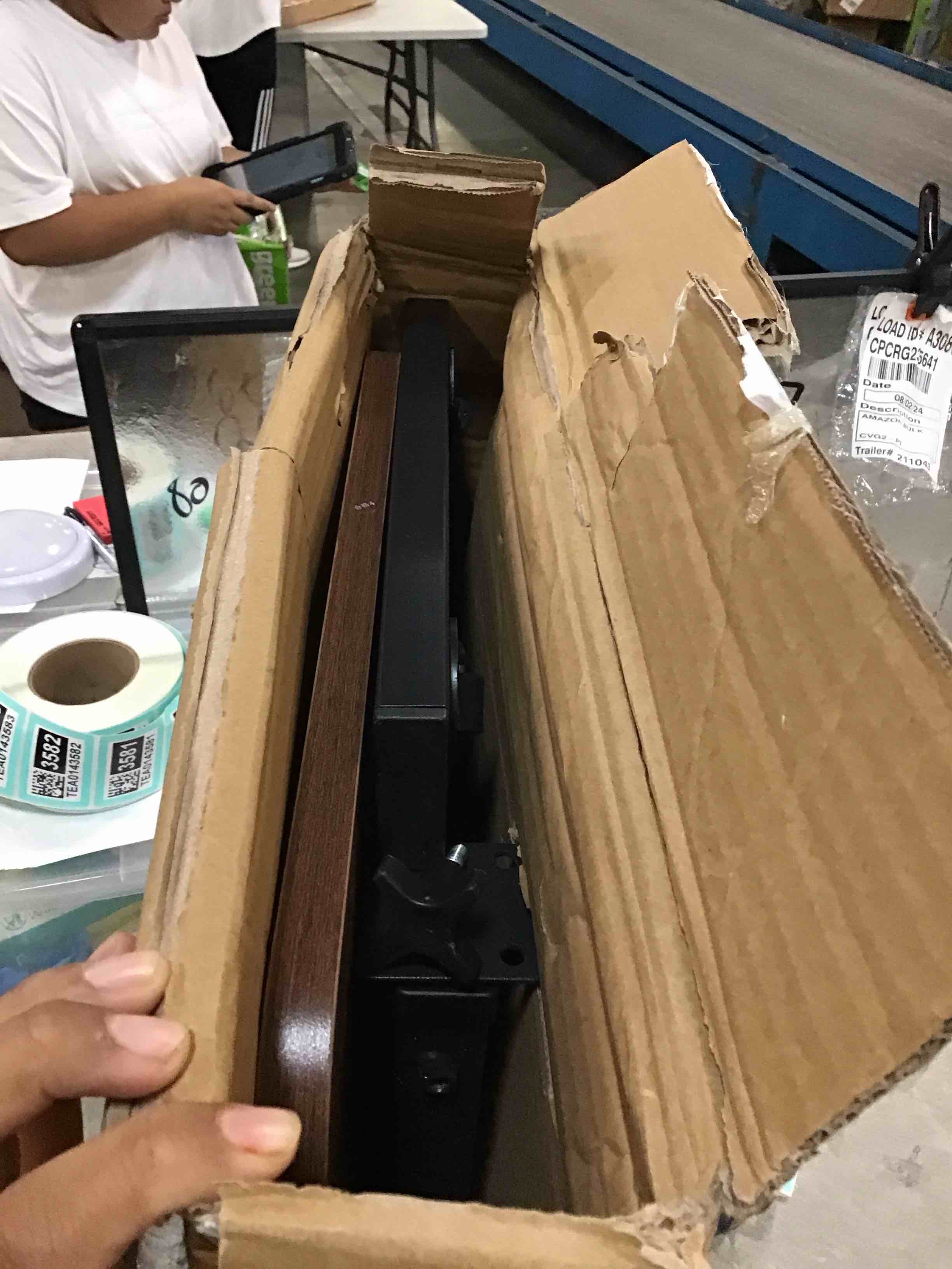 https://s3.amazonaws.com/lotting-images-prod/bidfta/TEA0143790_1723238768269.jpeg
