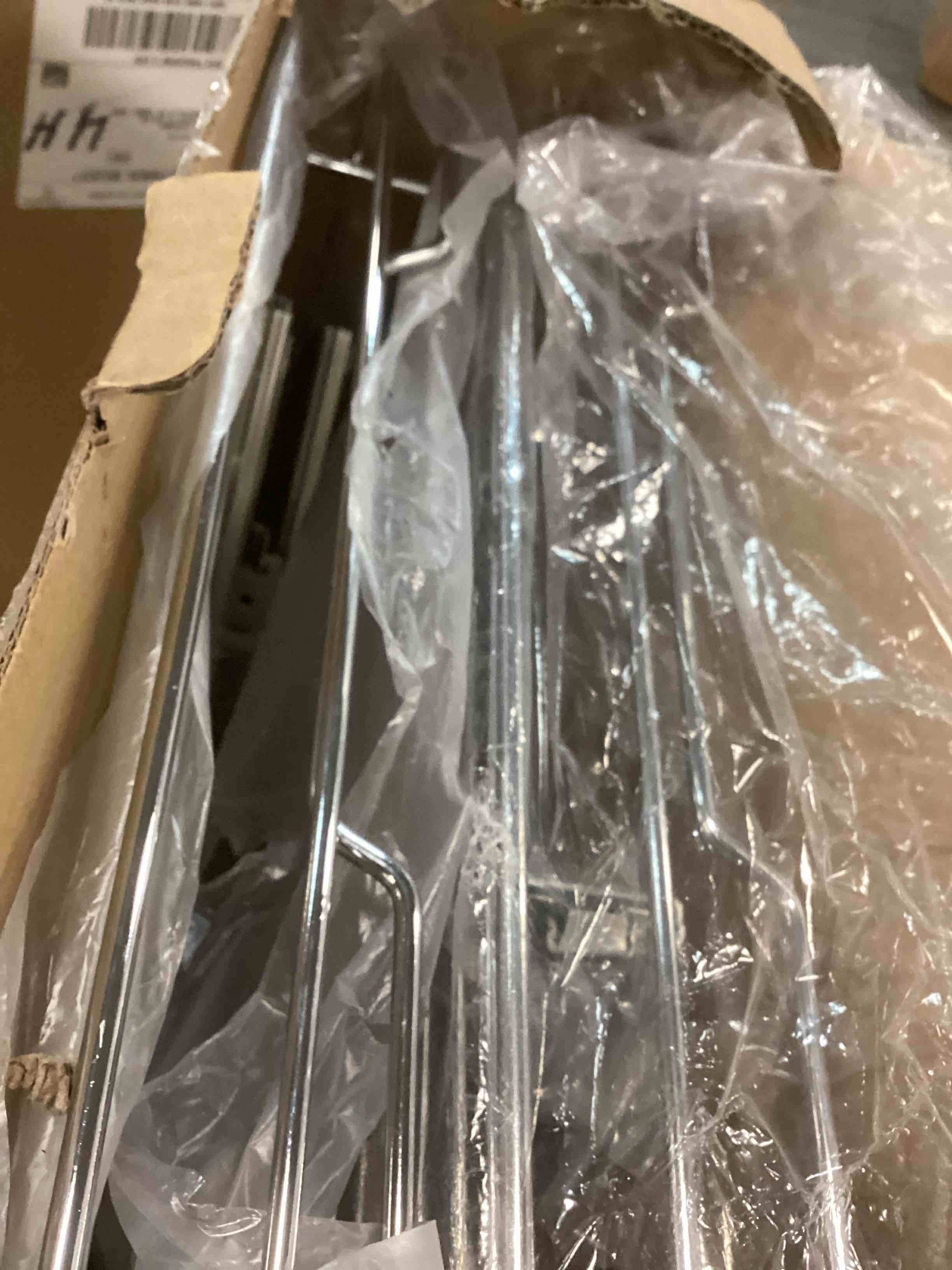 https://s3.amazonaws.com/lotting-images-prod/bidfta/TEA0147008_1725633403651.jpeg