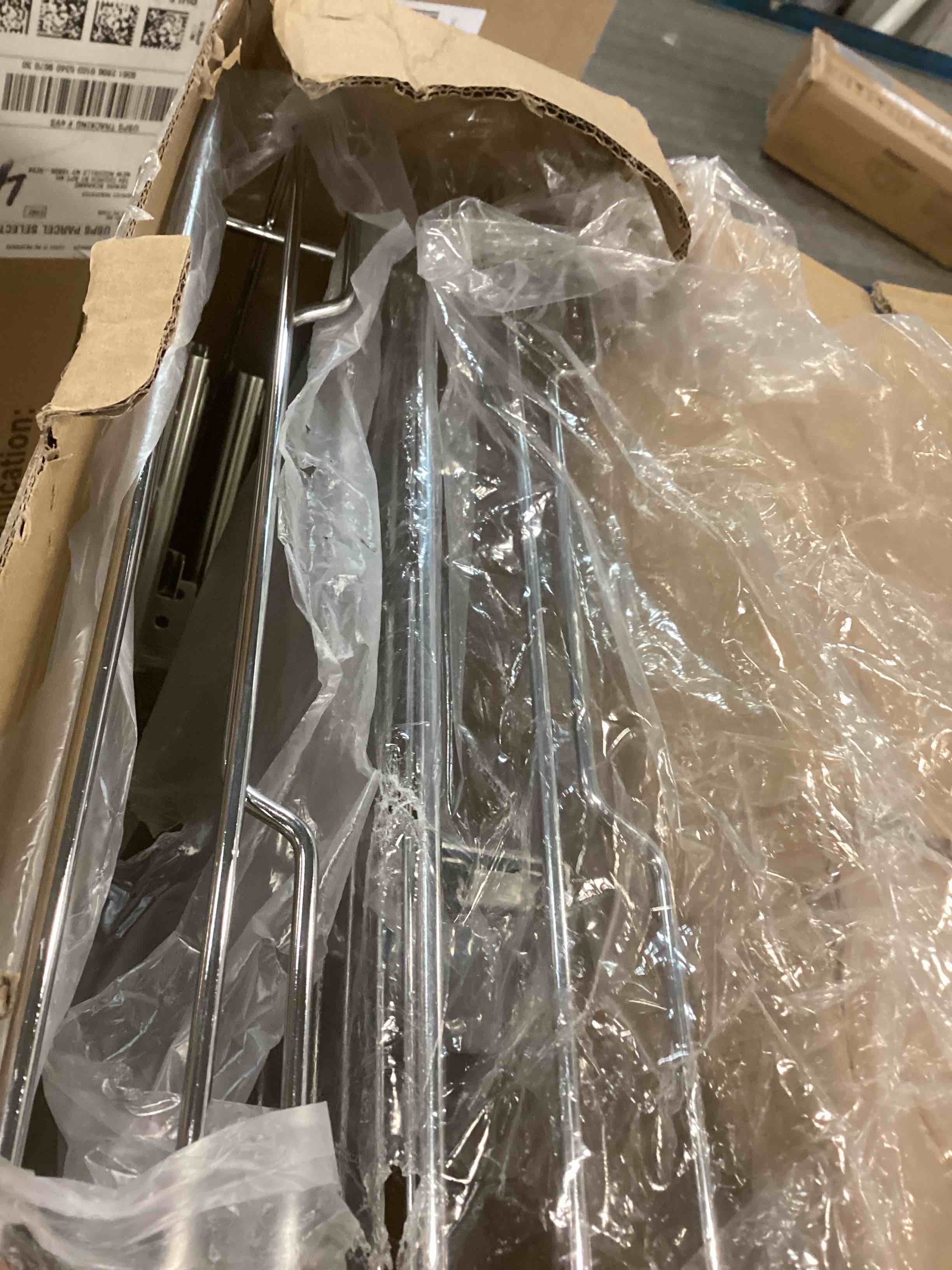 https://s3.amazonaws.com/lotting-images-prod/bidfta/TEA0147008_1725633404635.jpeg