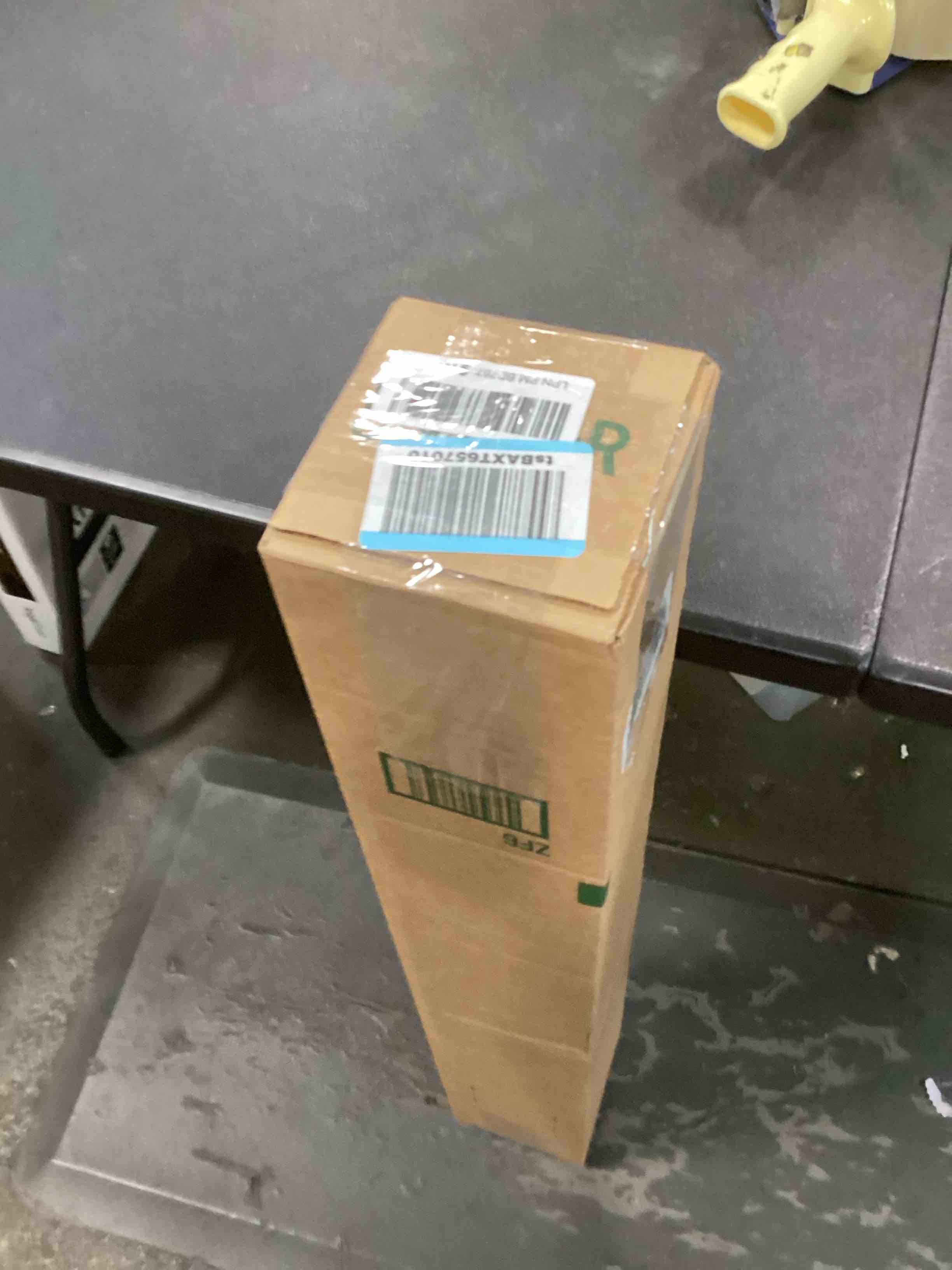 https://s3.amazonaws.com/lotting-images-prod/bidfta/TEA0147333_1725542650831.jpeg