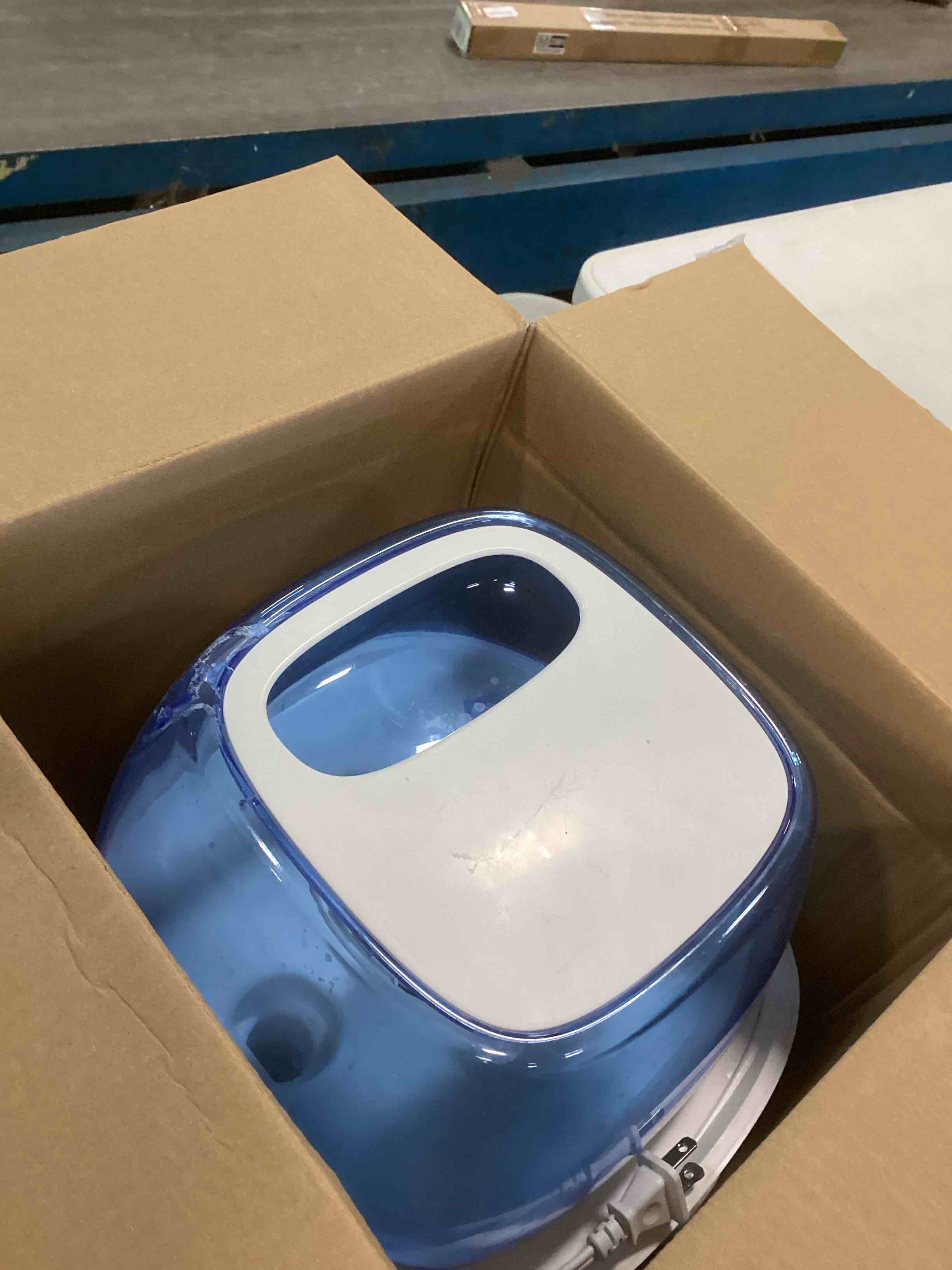 https://s3.amazonaws.com/lotting-images-prod/bidfta/TEA0147504_1725465934525.jpeg
