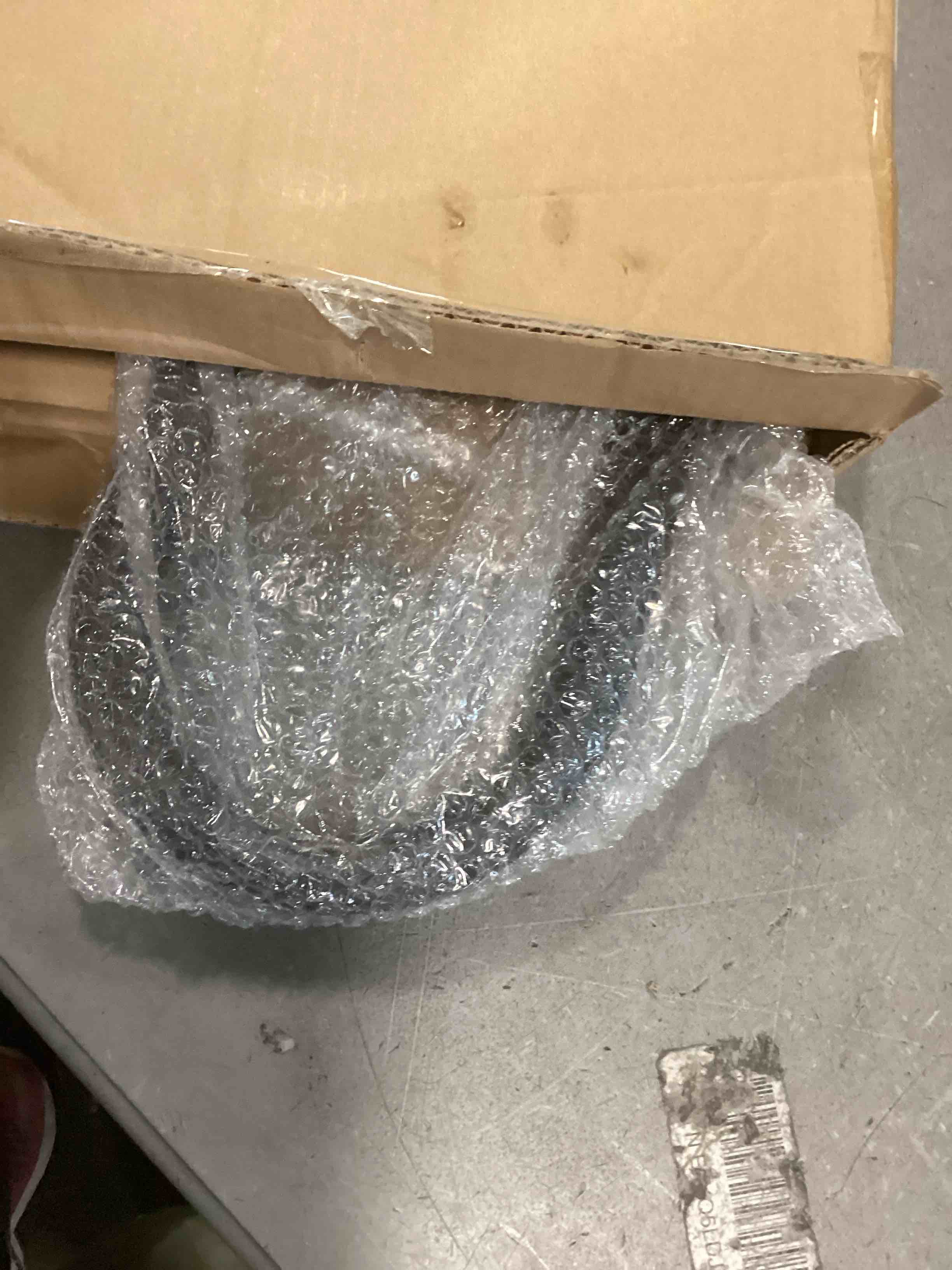 https://s3.amazonaws.com/lotting-images-prod/bidfta/TEA0147783_1725379899714.jpeg