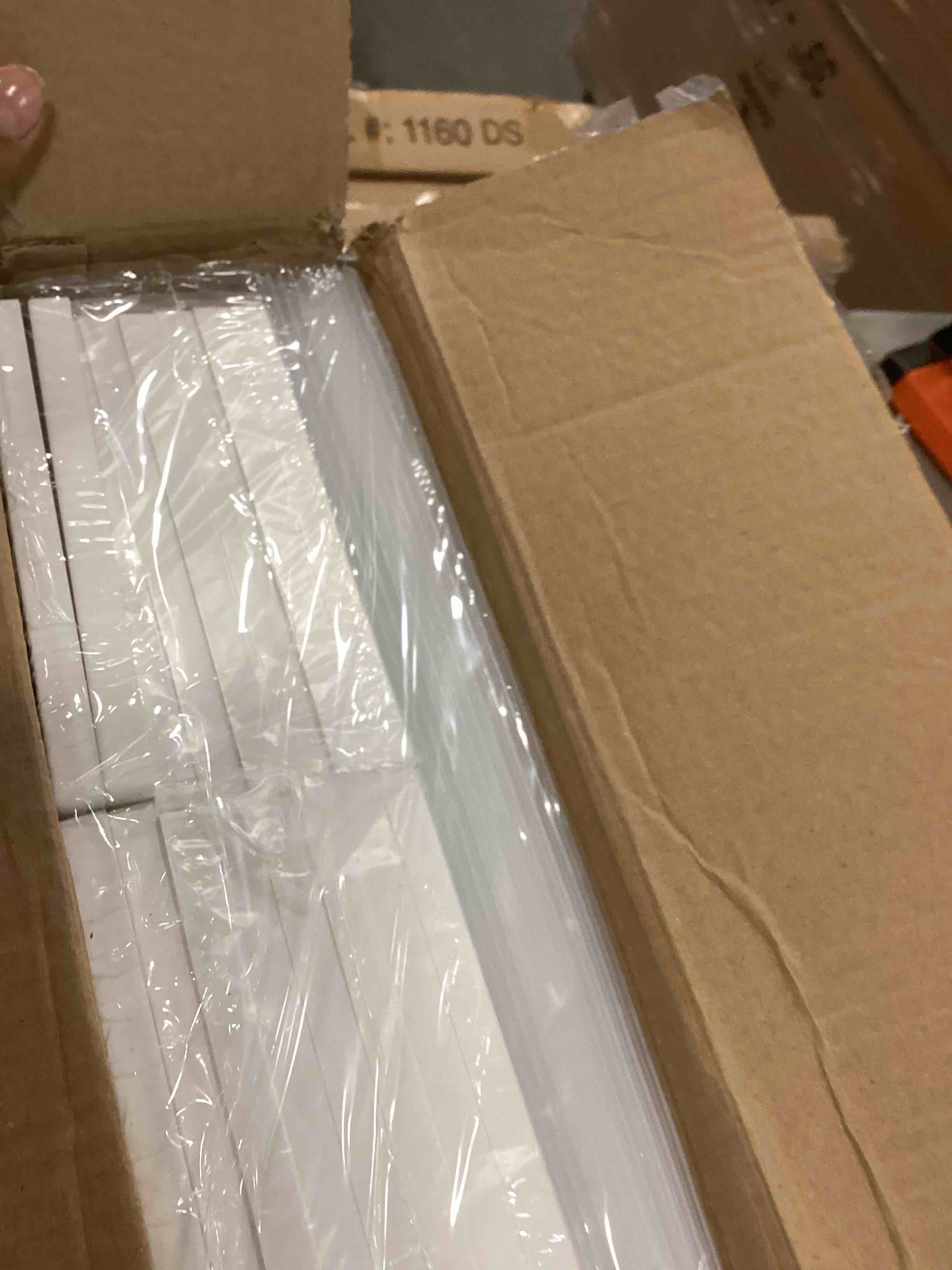 https://s3.amazonaws.com/lotting-images-prod/bidfta/TEA0147789_1725379540813.jpeg