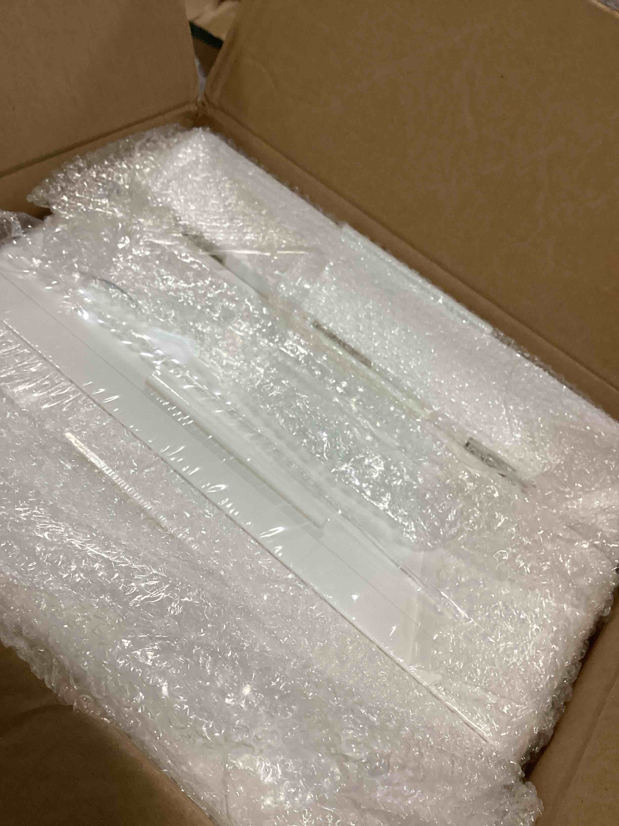 https://s3.amazonaws.com/lotting-images-prod/bidfta/TEA0147902_1725368210743.jpeg