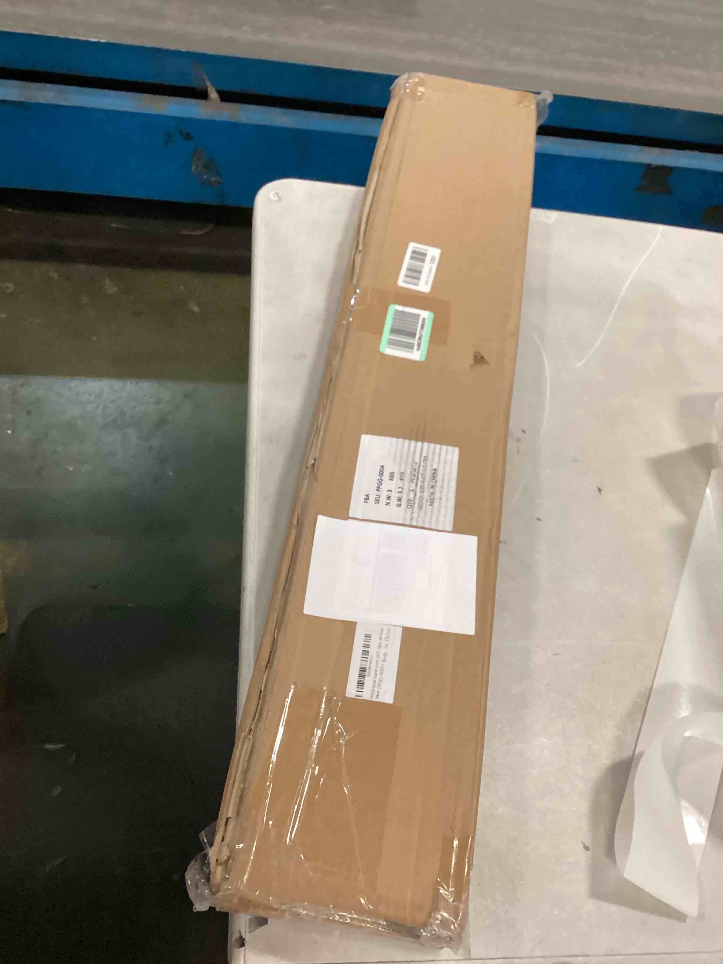 https://s3.amazonaws.com/lotting-images-prod/bidfta/TEA0148078_1726754081350.jpeg