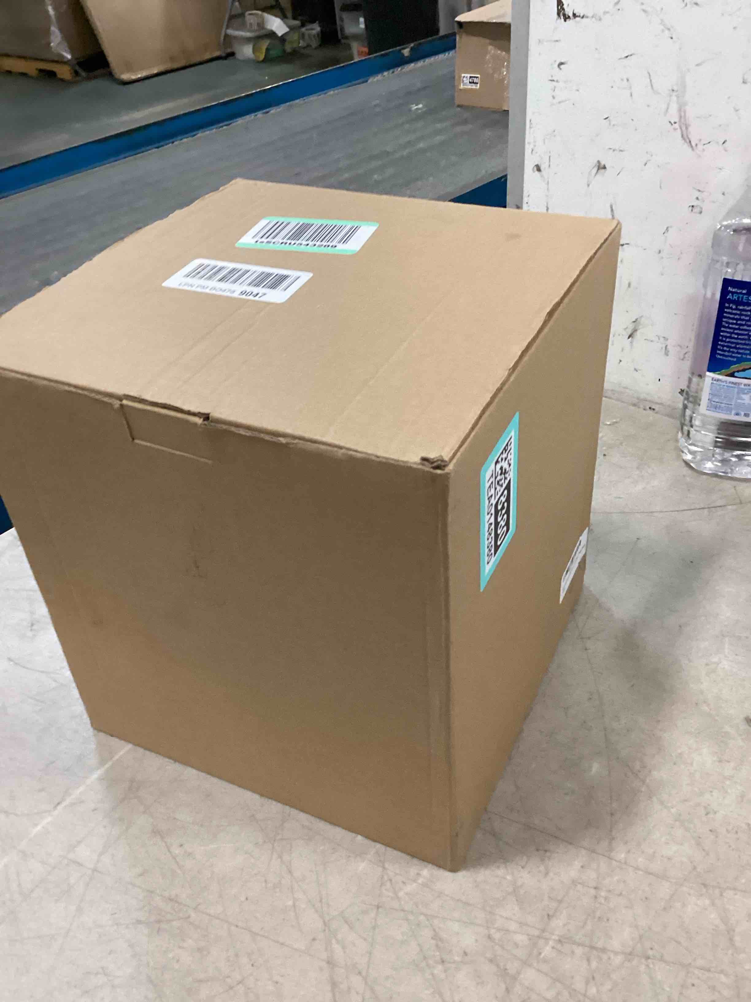 https://s3.amazonaws.com/lotting-images-prod/bidfta/TEA0148380_1726596415327.jpeg