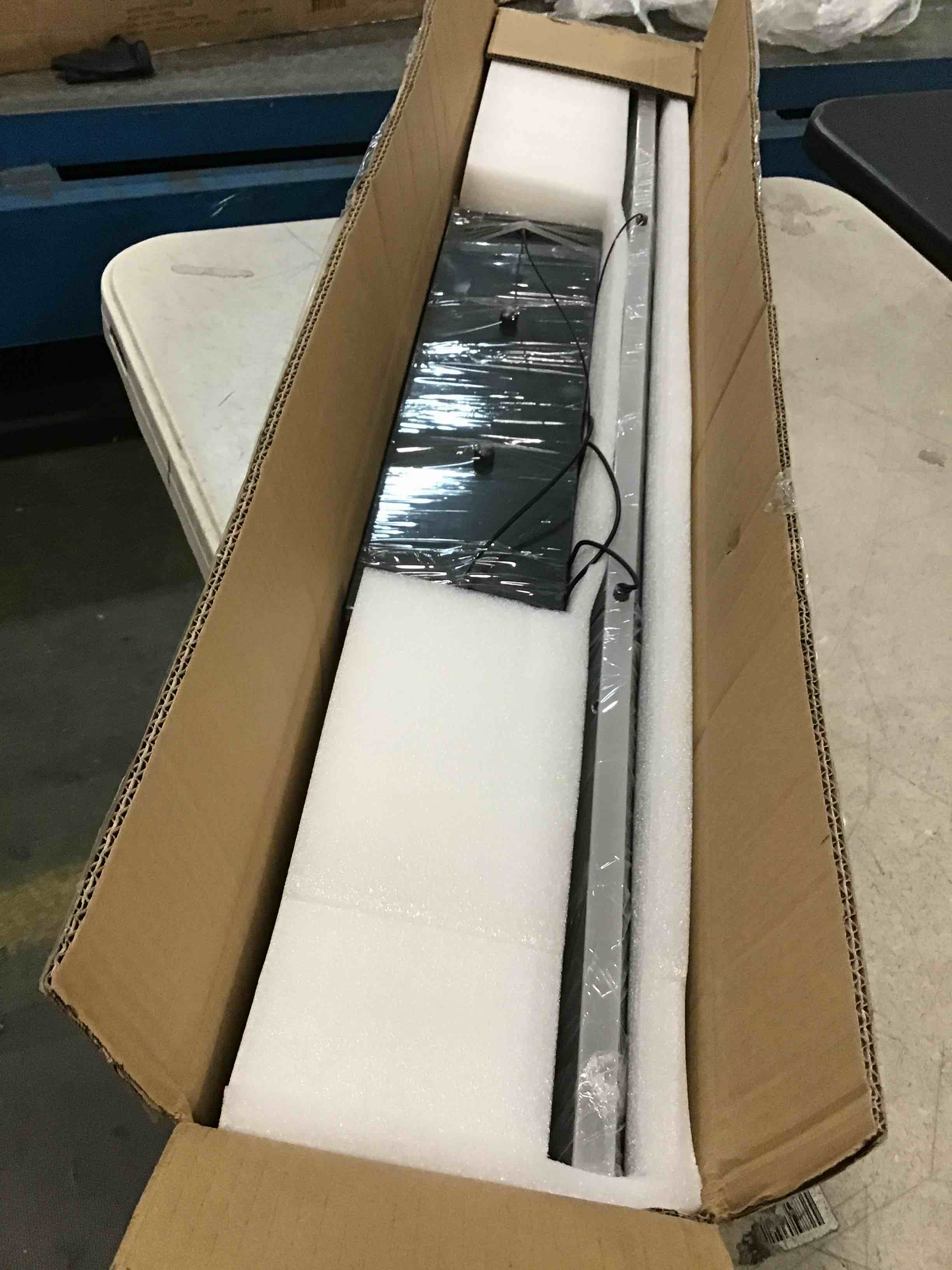 https://s3.amazonaws.com/lotting-images-prod/bidfta/TEA0149642_1725116243943.jpeg
