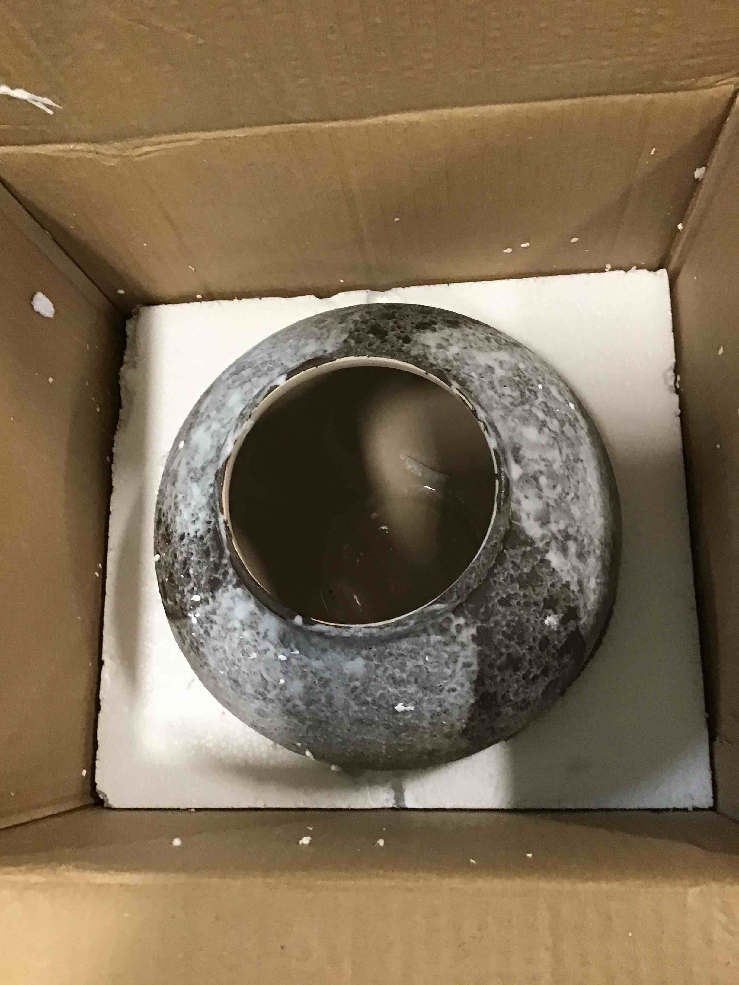 https://s3.amazonaws.com/lotting-images-prod/bidfta/TEA0149655_1725114252572.jpeg