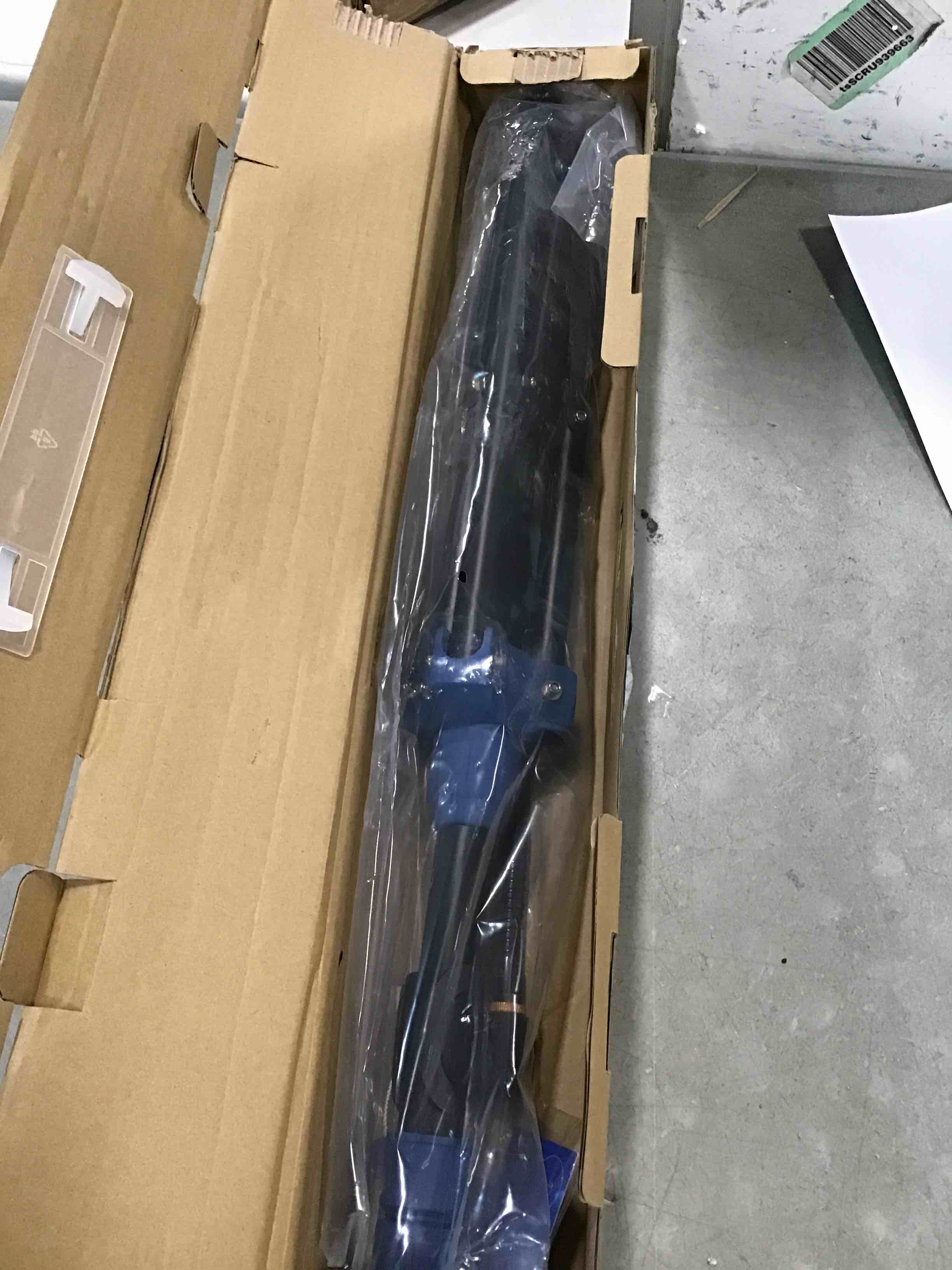 https://s3.amazonaws.com/lotting-images-prod/bidfta/TEA0150366_1726112343701.jpeg
