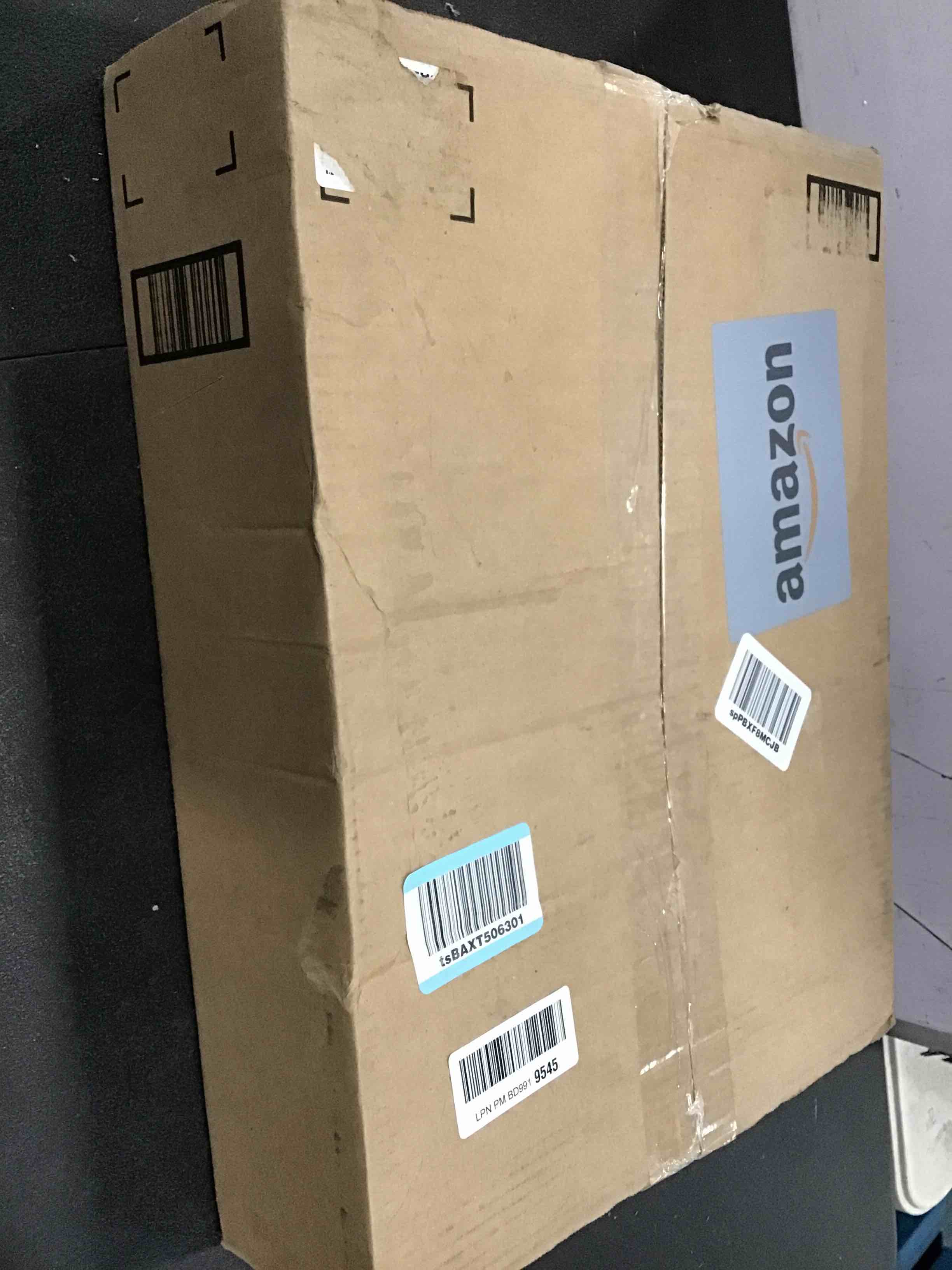 https://s3.amazonaws.com/lotting-images-prod/bidfta/TEA0150912_1725916116263.jpeg