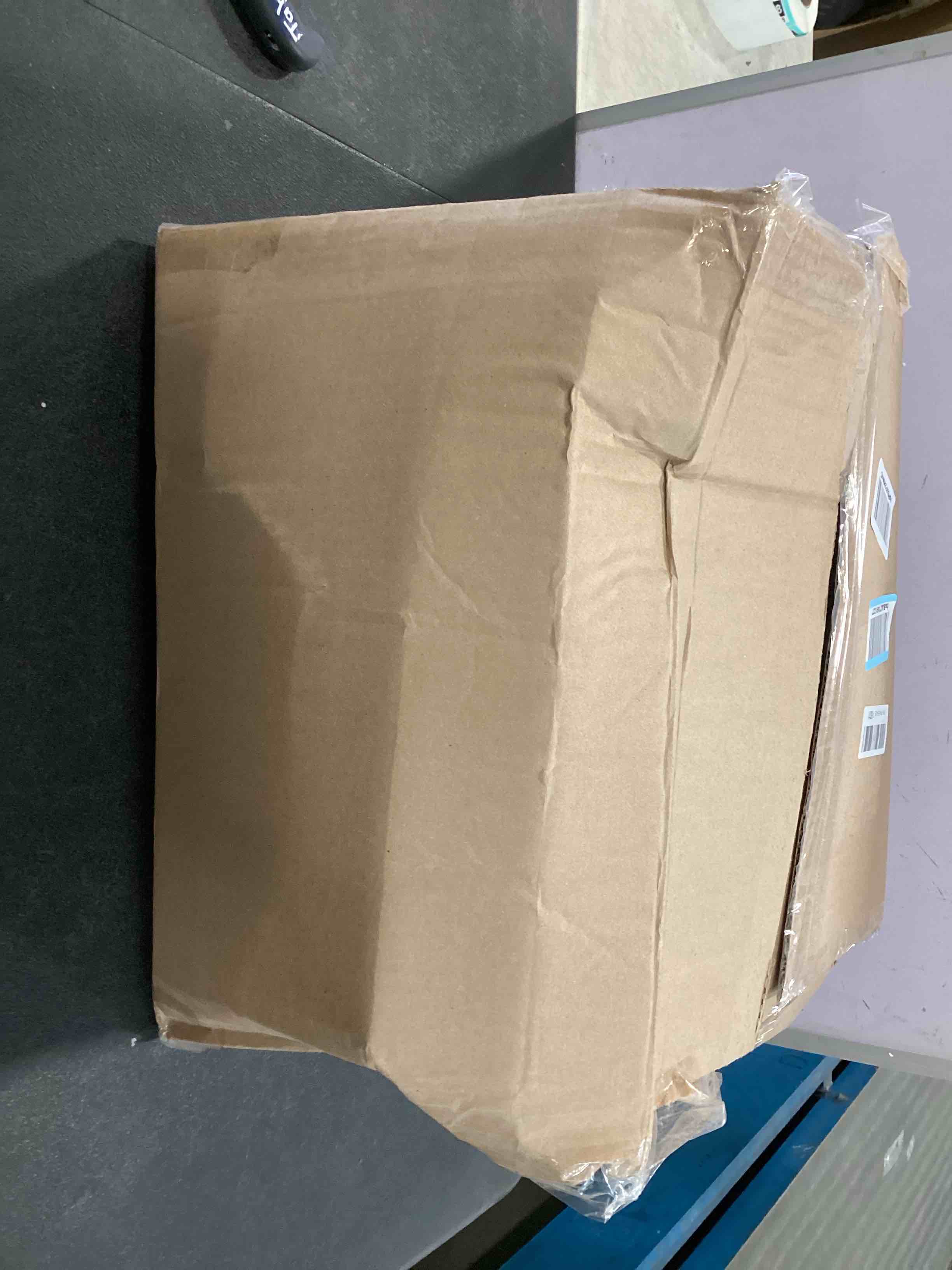 https://s3.amazonaws.com/lotting-images-prod/bidfta/TEA0151470_1725397899768.jpeg